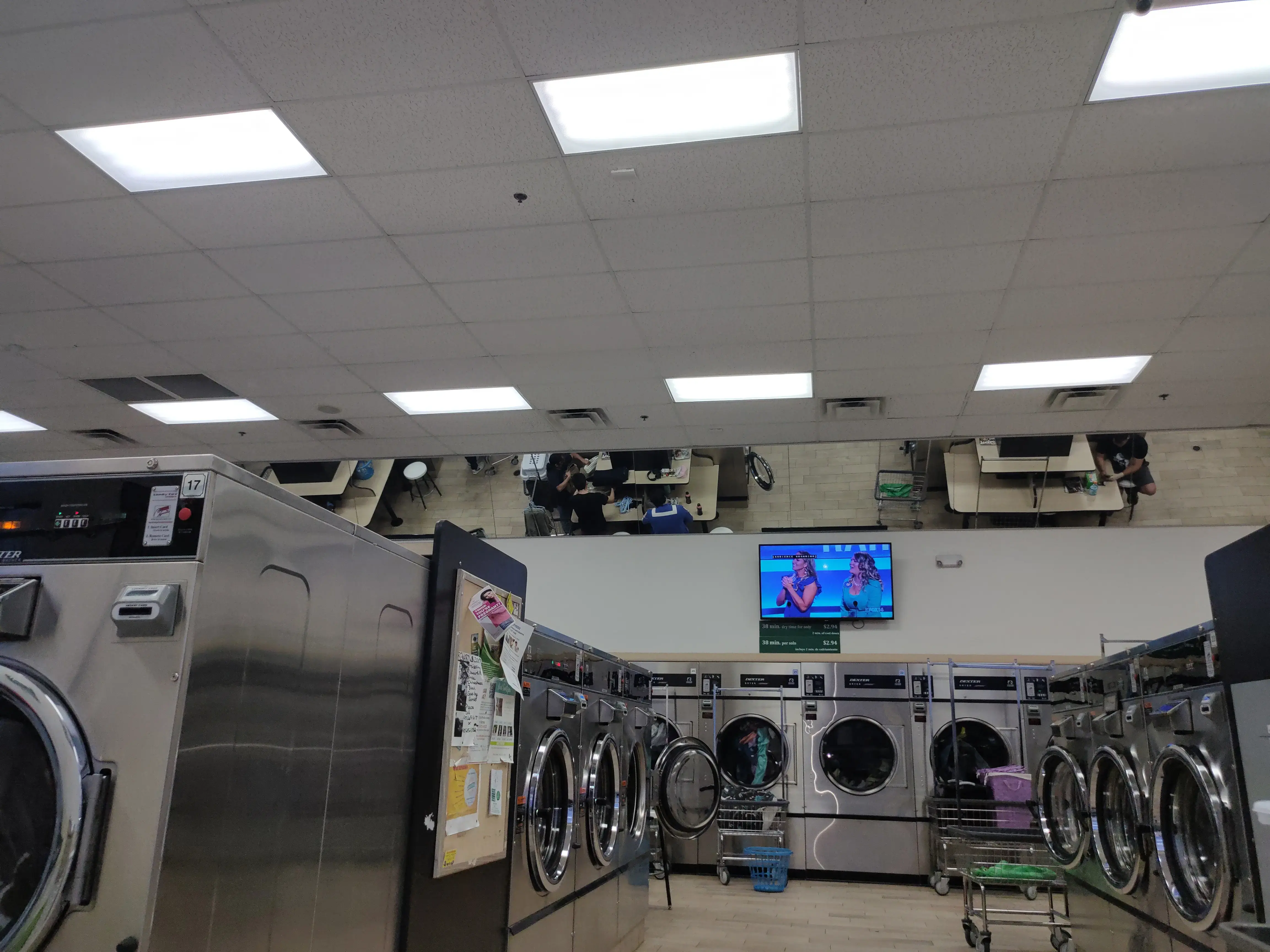 Supreme Laundromat & Cleaners - Image 11