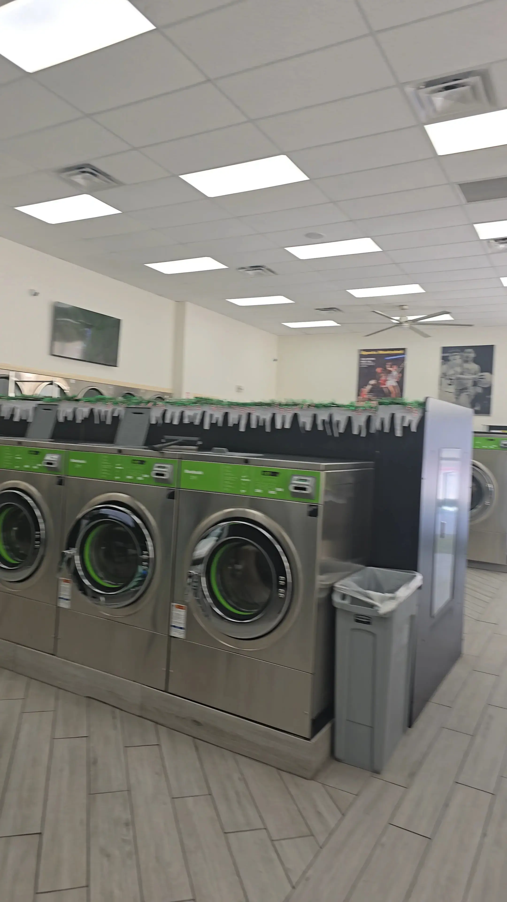 Supreme Laundromat & Cleaners - Image 18
