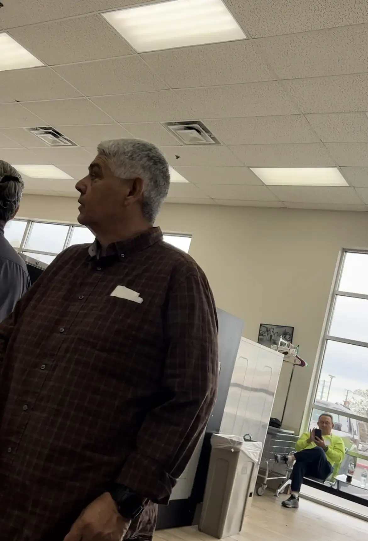 Supreme Laundromat & Cleaners - Image 15