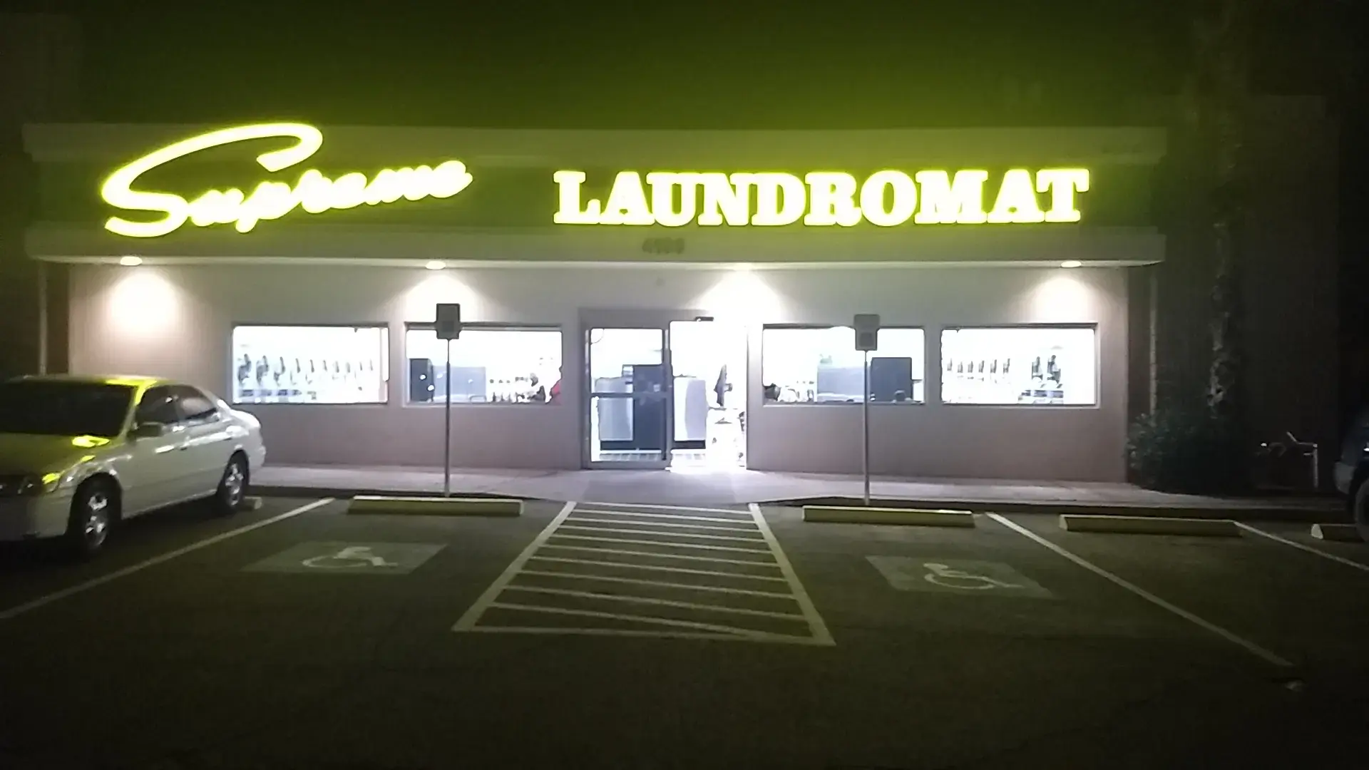 Supreme Laundromat thumbnail 10