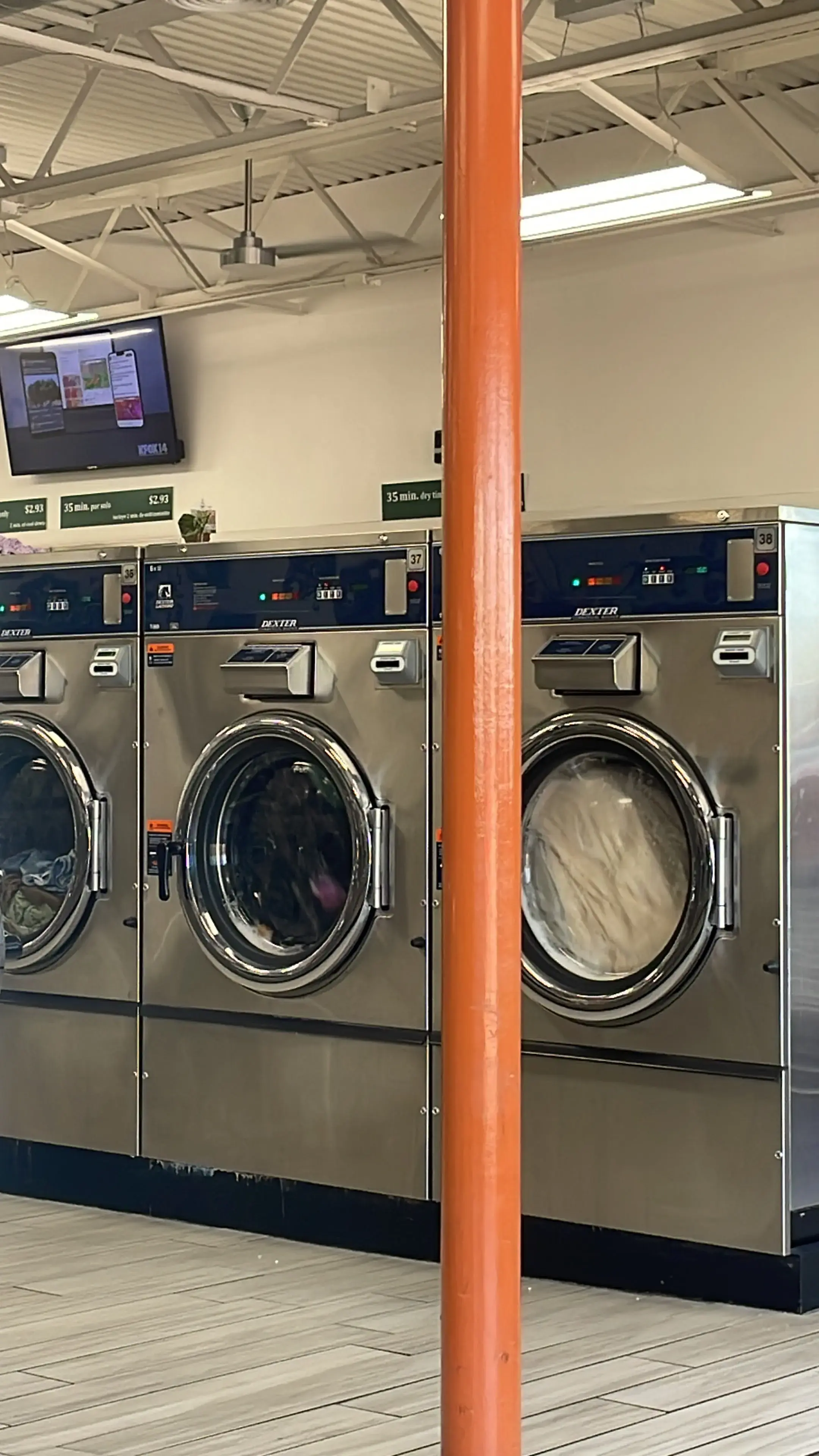 Supreme Laundromat - Image 5