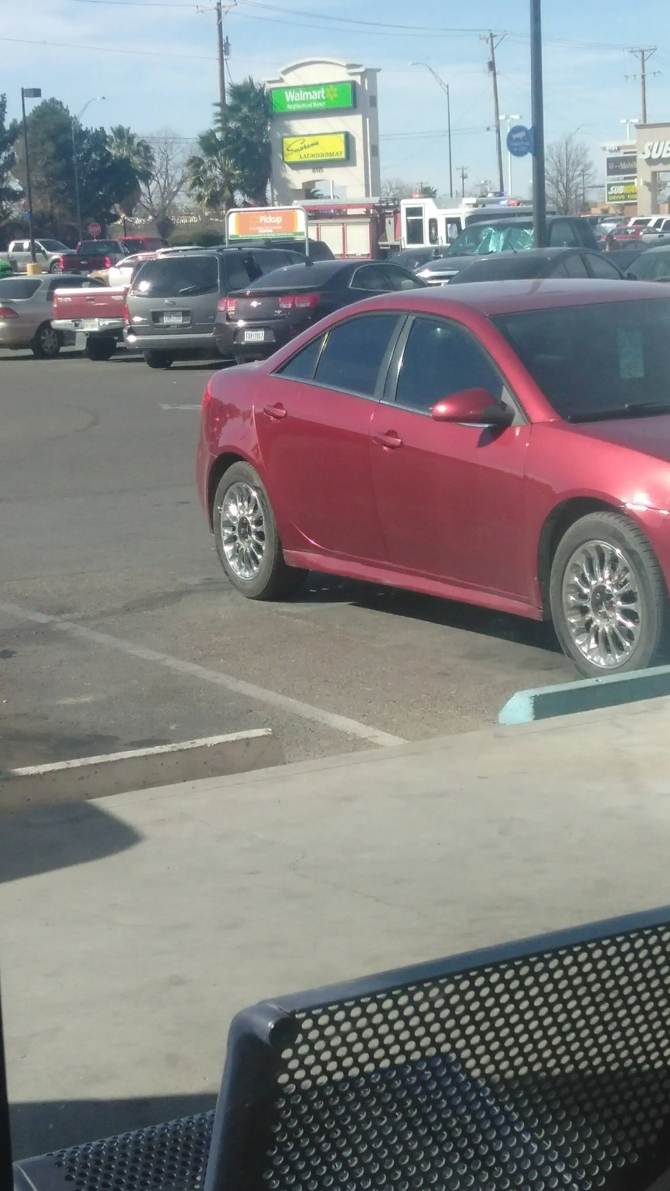 Supreme Laundromat - Image 6