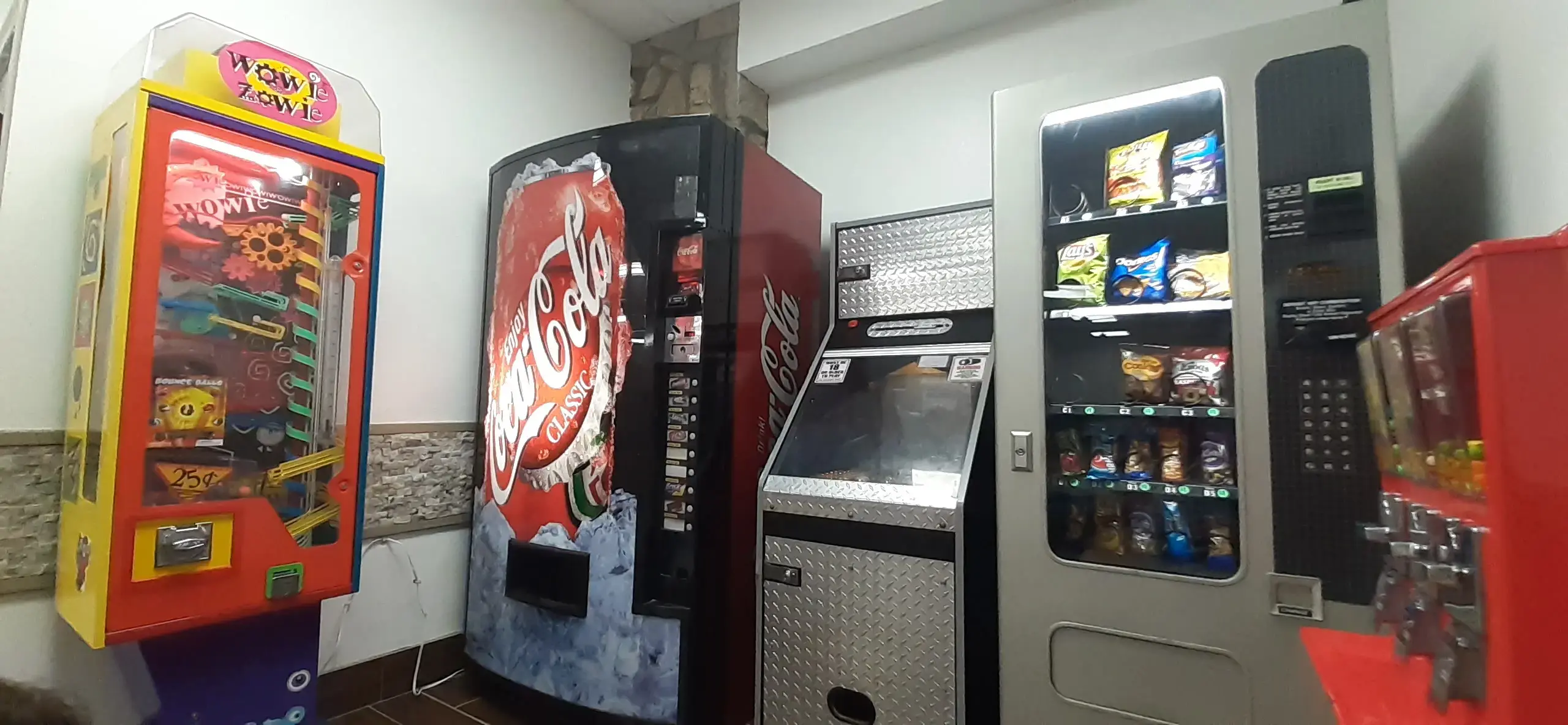 Supreme Laundromat - Image 13