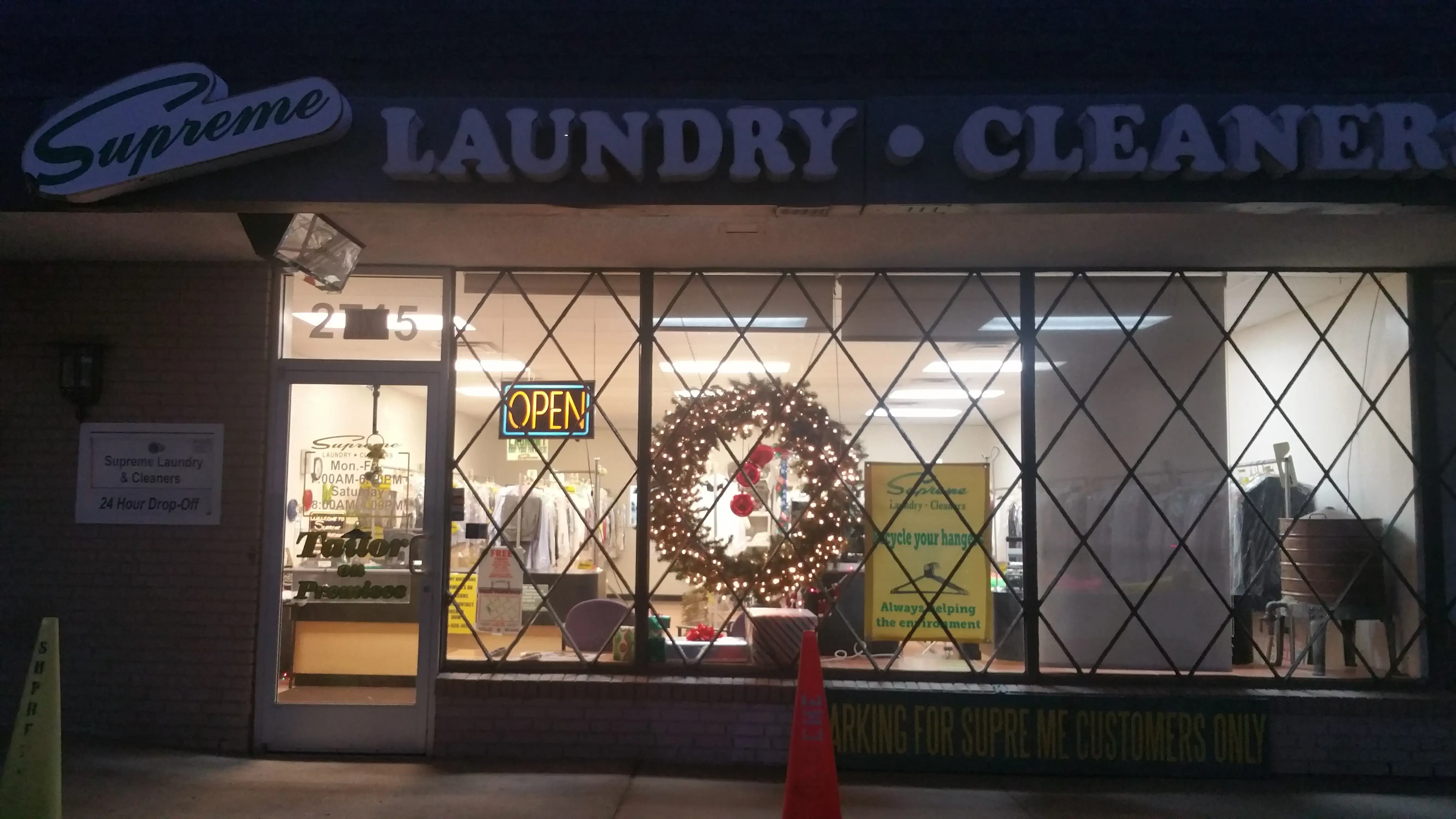 Supreme Laundry & Cleaners location