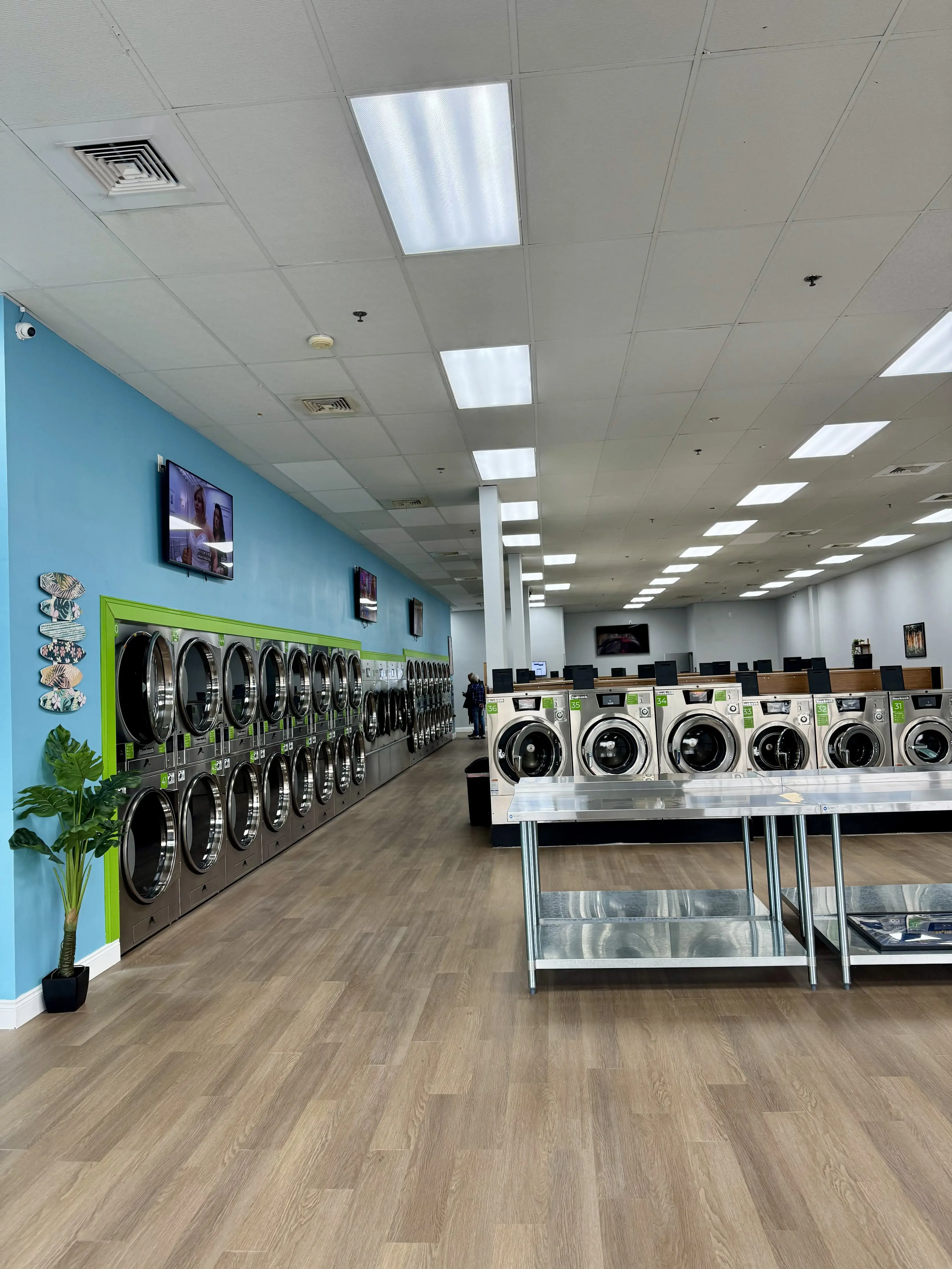 Surf -N- Laundry - Image 11