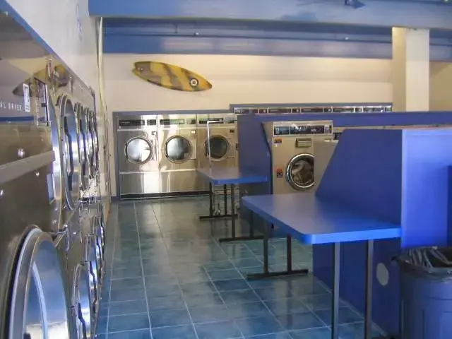 Surf City Suds Laundromat thumbnail 18