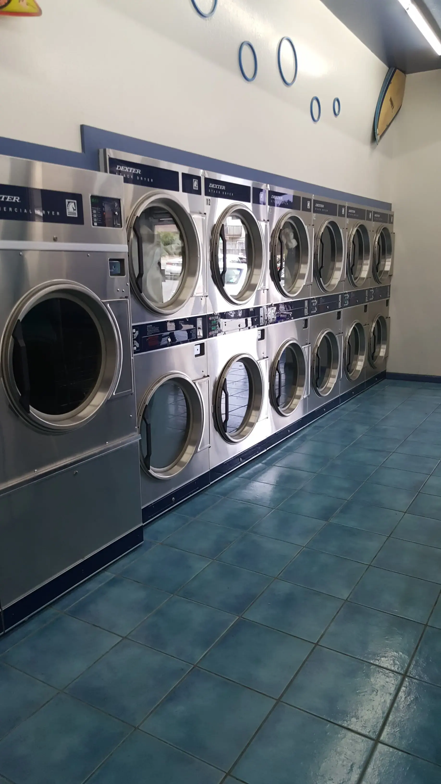 Surf City Suds Laundromat - Image 20