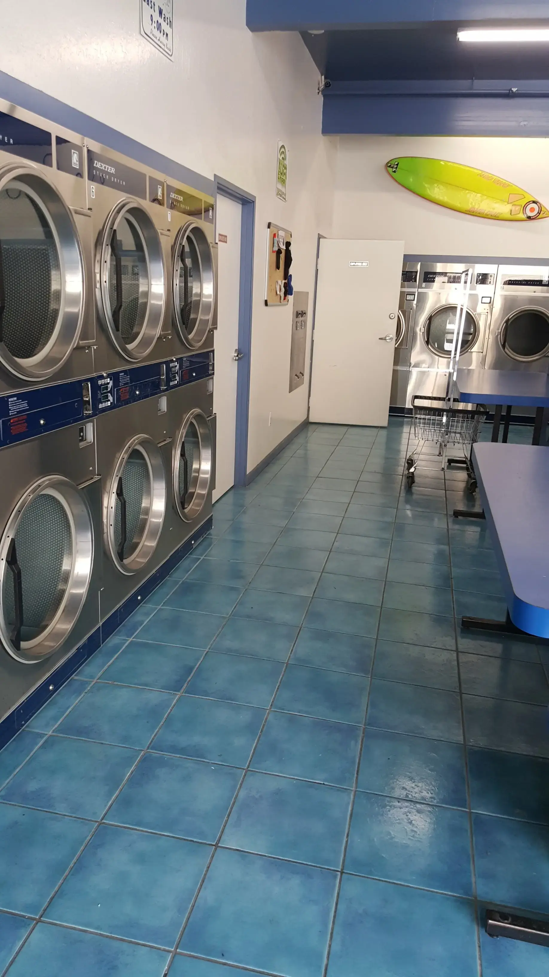 Surf City Suds Laundromat - Image 19