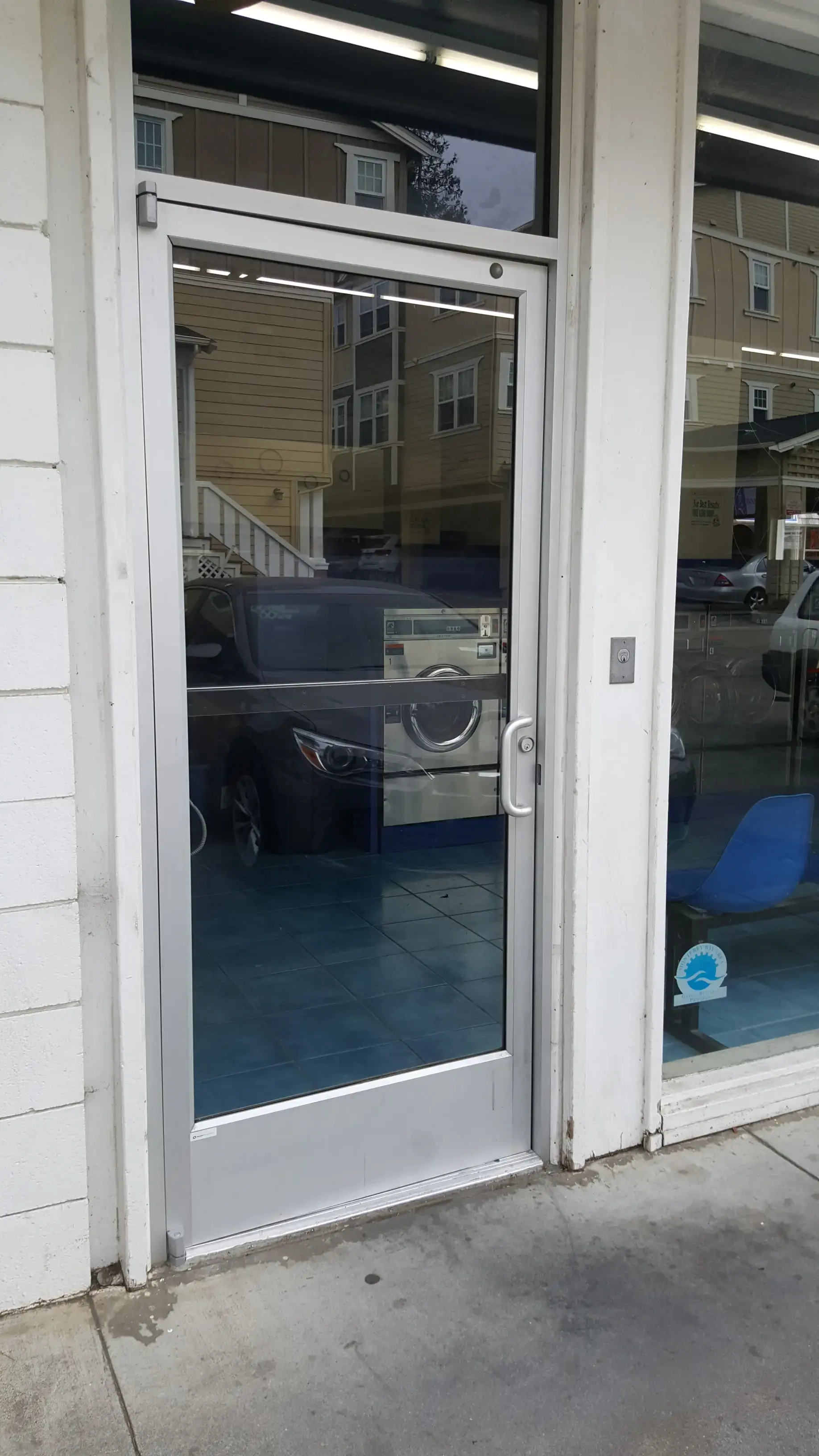 Surf City Suds Laundromat thumbnail 9