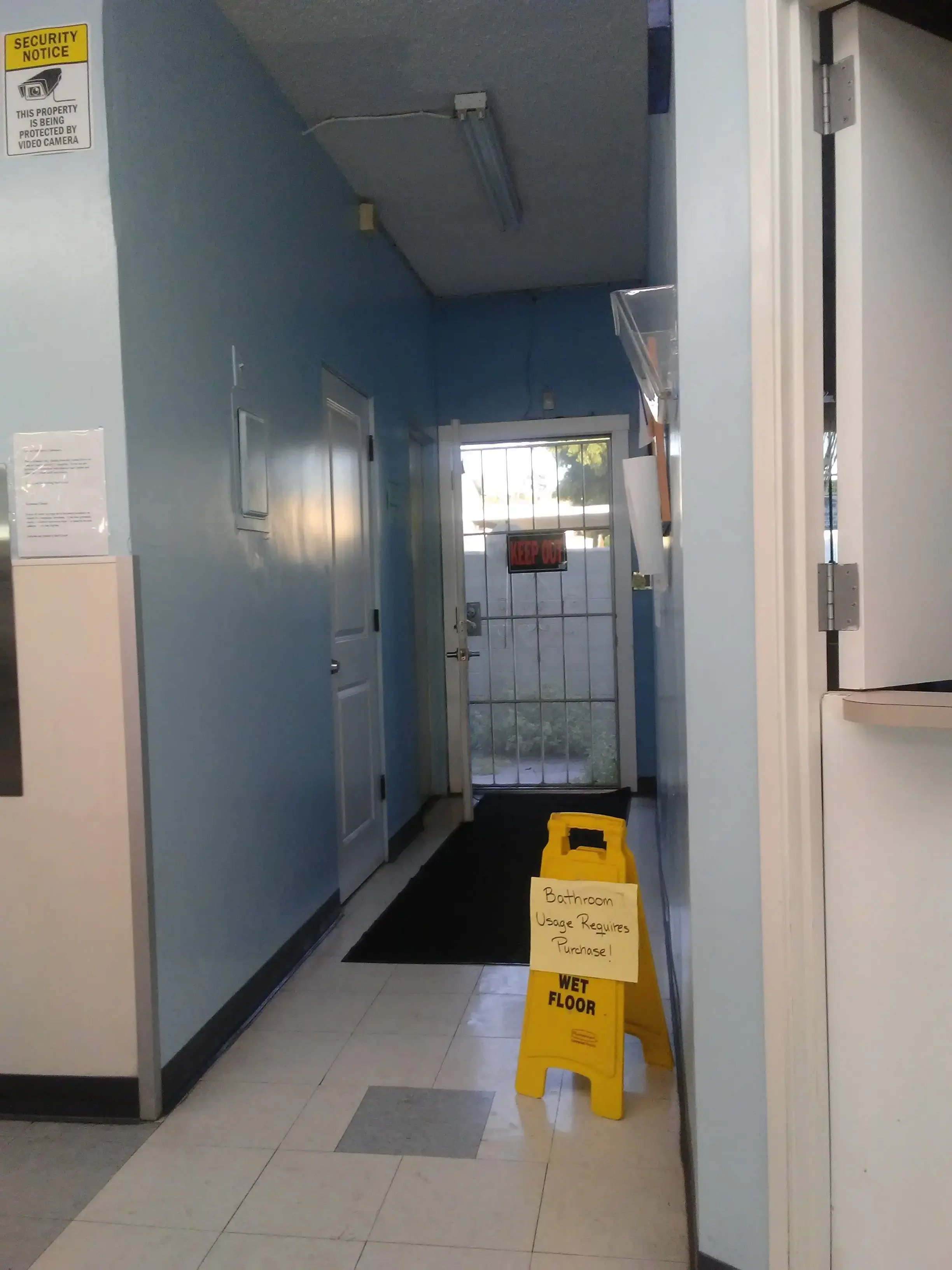 Surf Cycle Laundromat - Image 6