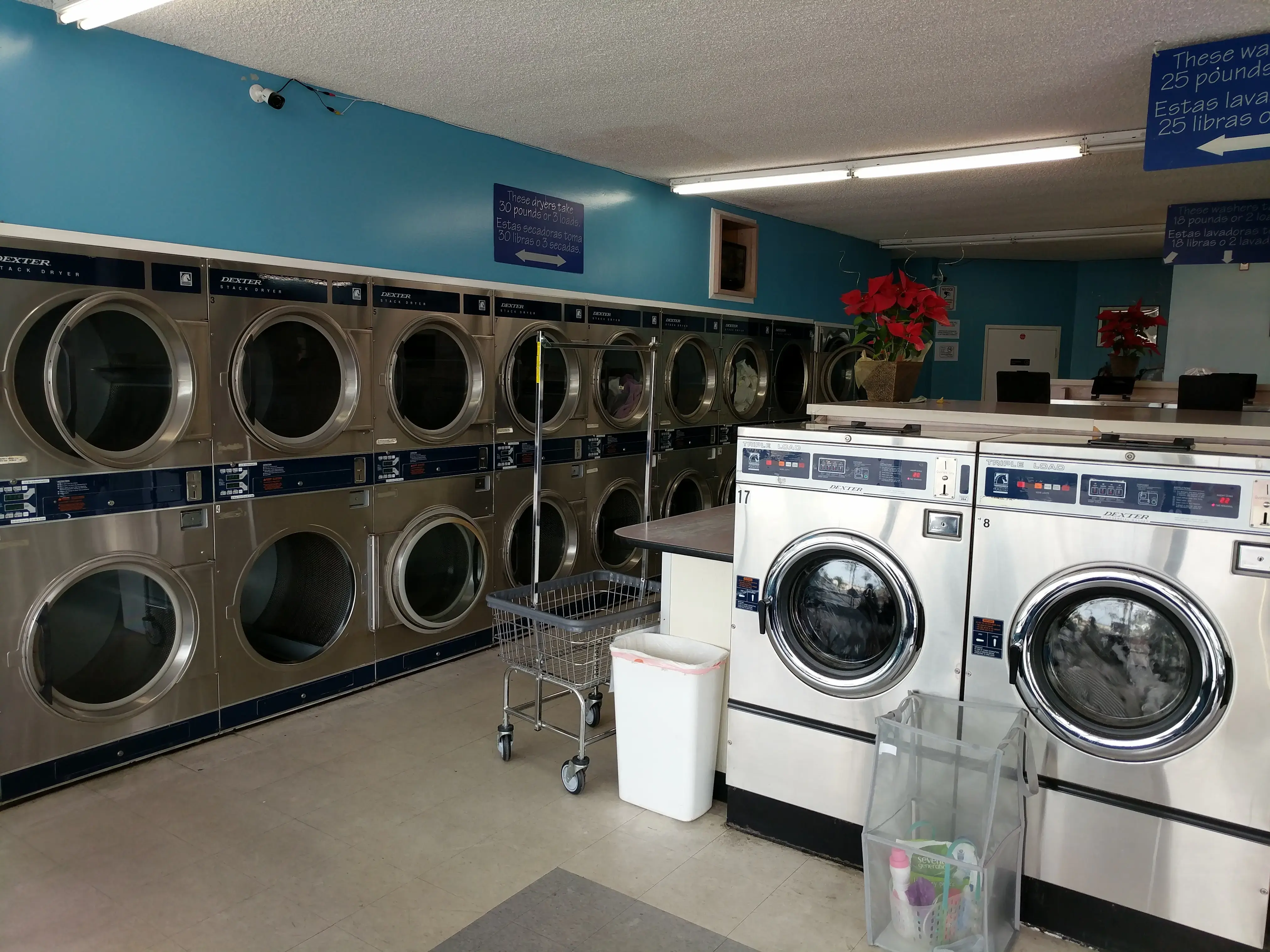 Surf Cycle Laundromat - Image 18