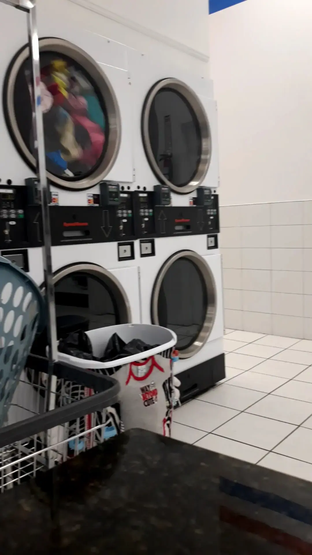 Surf 'N' Suds Laundromat thumbnail 17