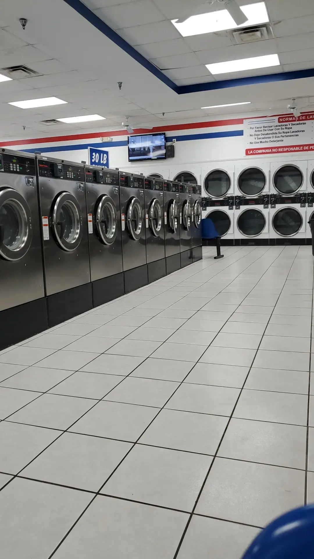 Surf 'N' Suds Laundromat thumbnail 17
