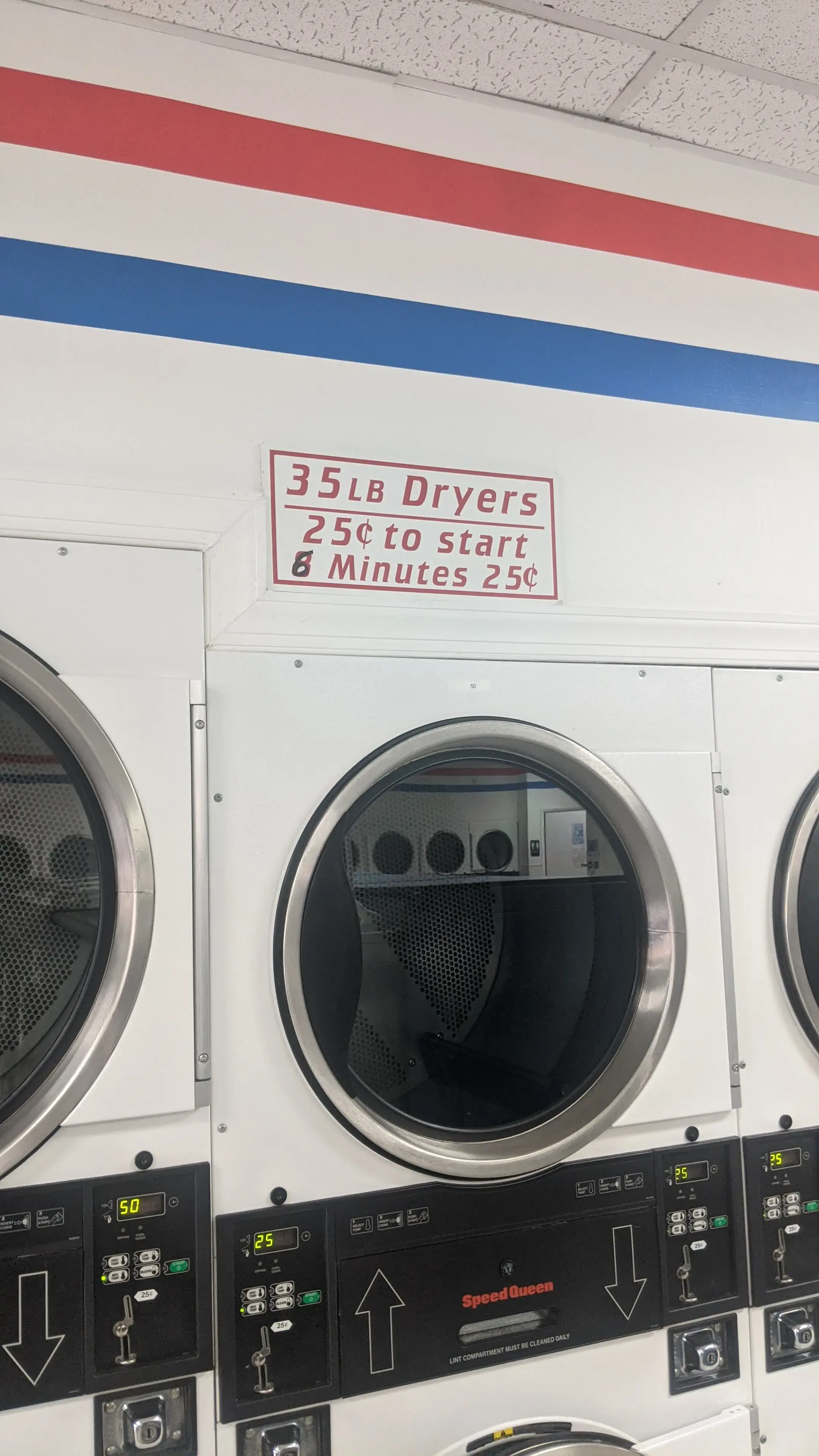 Surf 'N' Suds Laundromat thumbnail 13