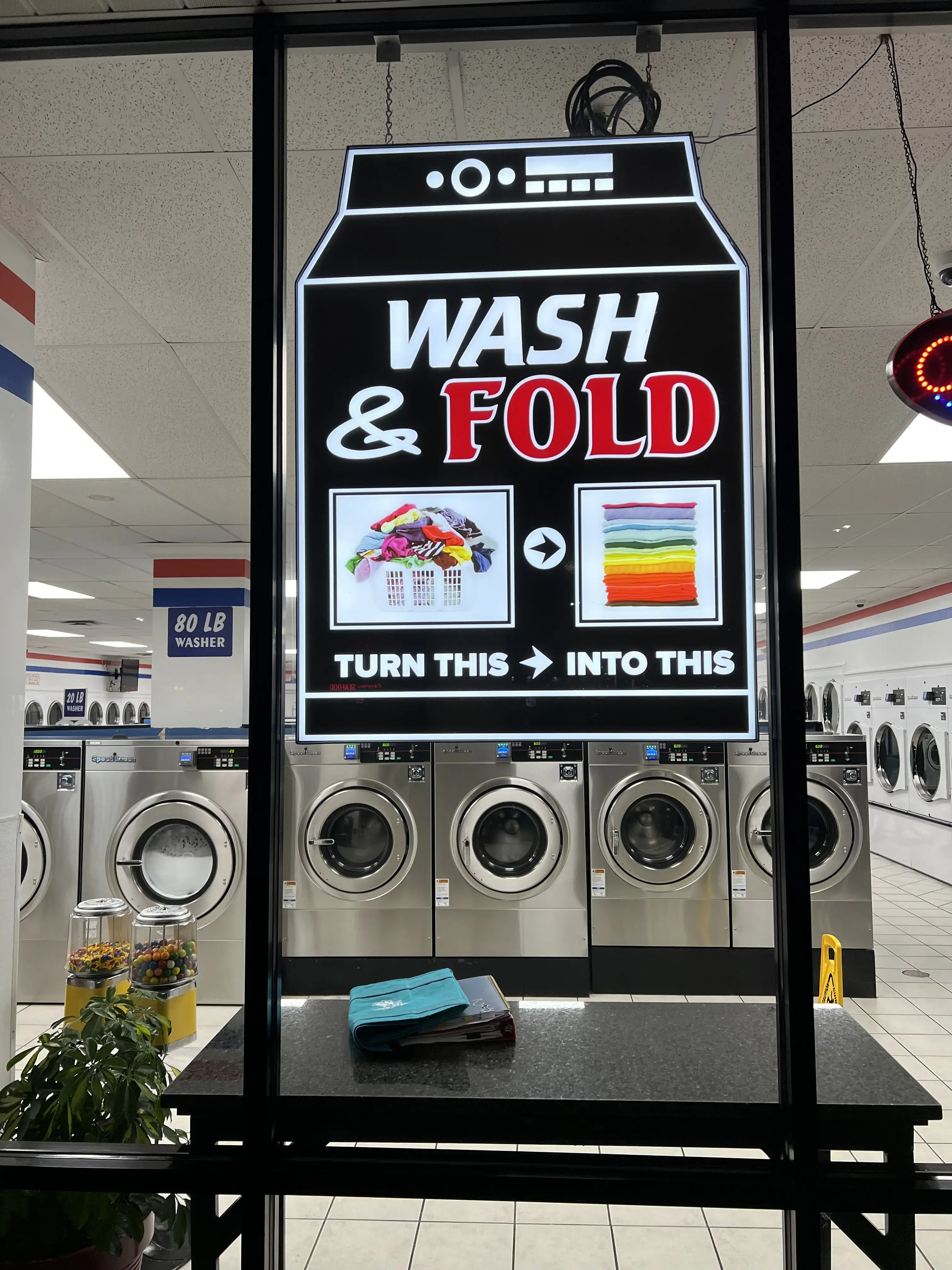 Surf 'N' Suds Laundromat thumbnail 5