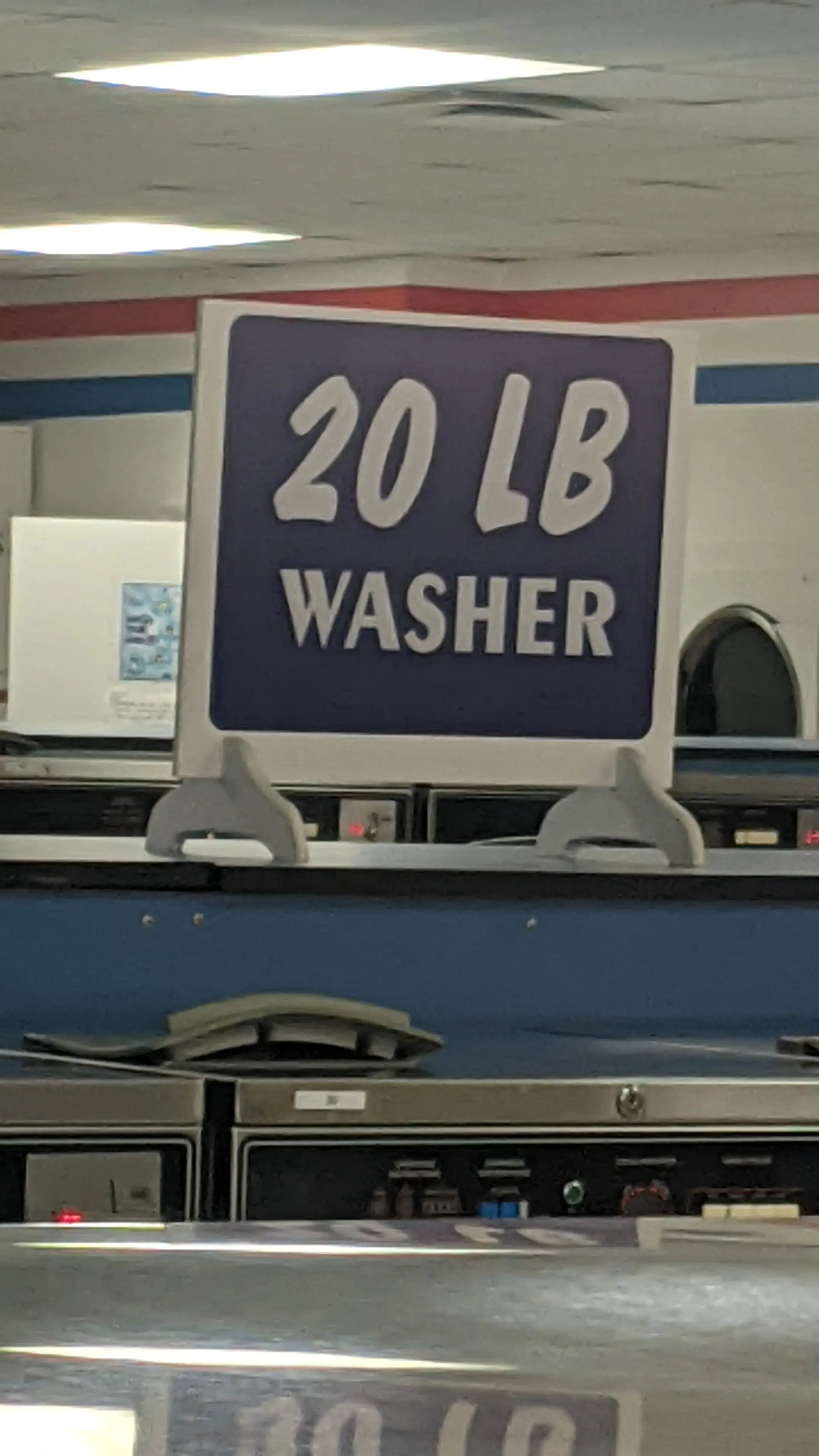 Surf 'N' Suds Laundromat - Image 18