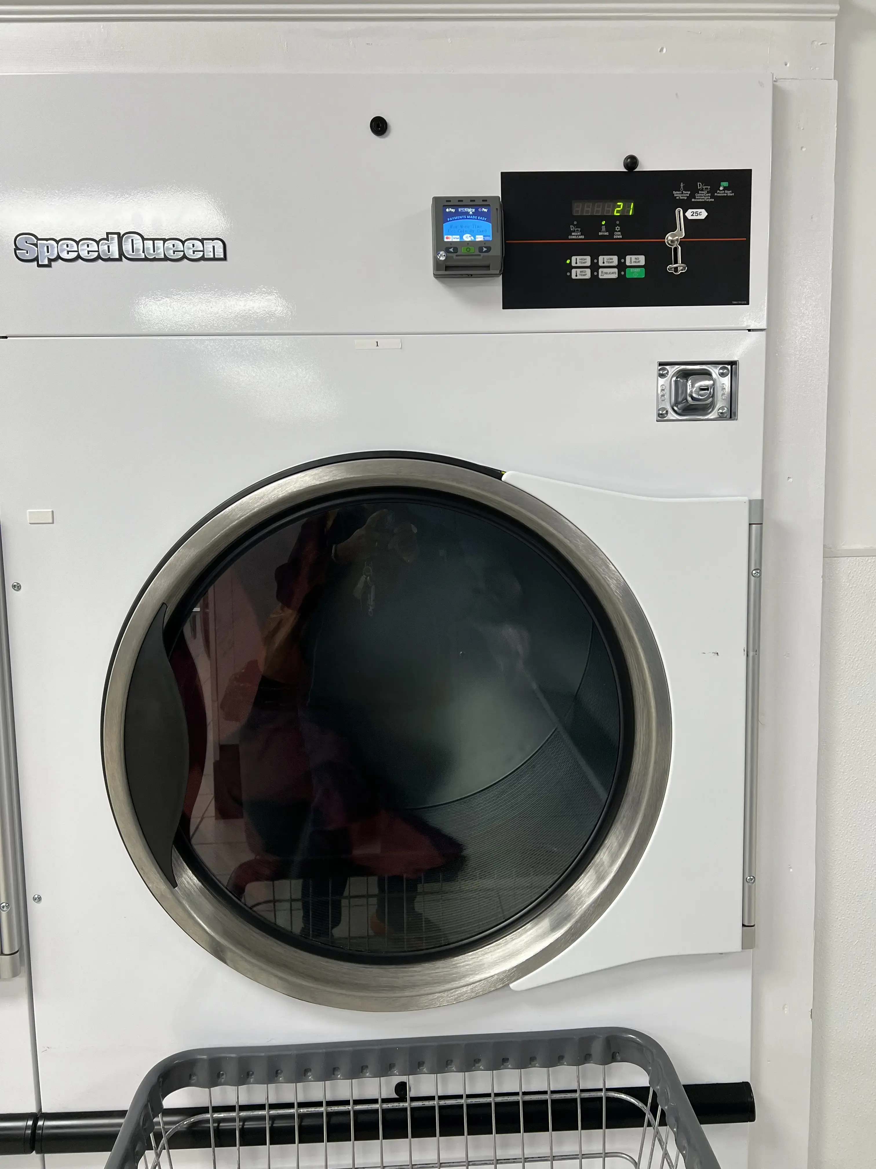 Surf 'N' Suds Laundromat thumbnail 6