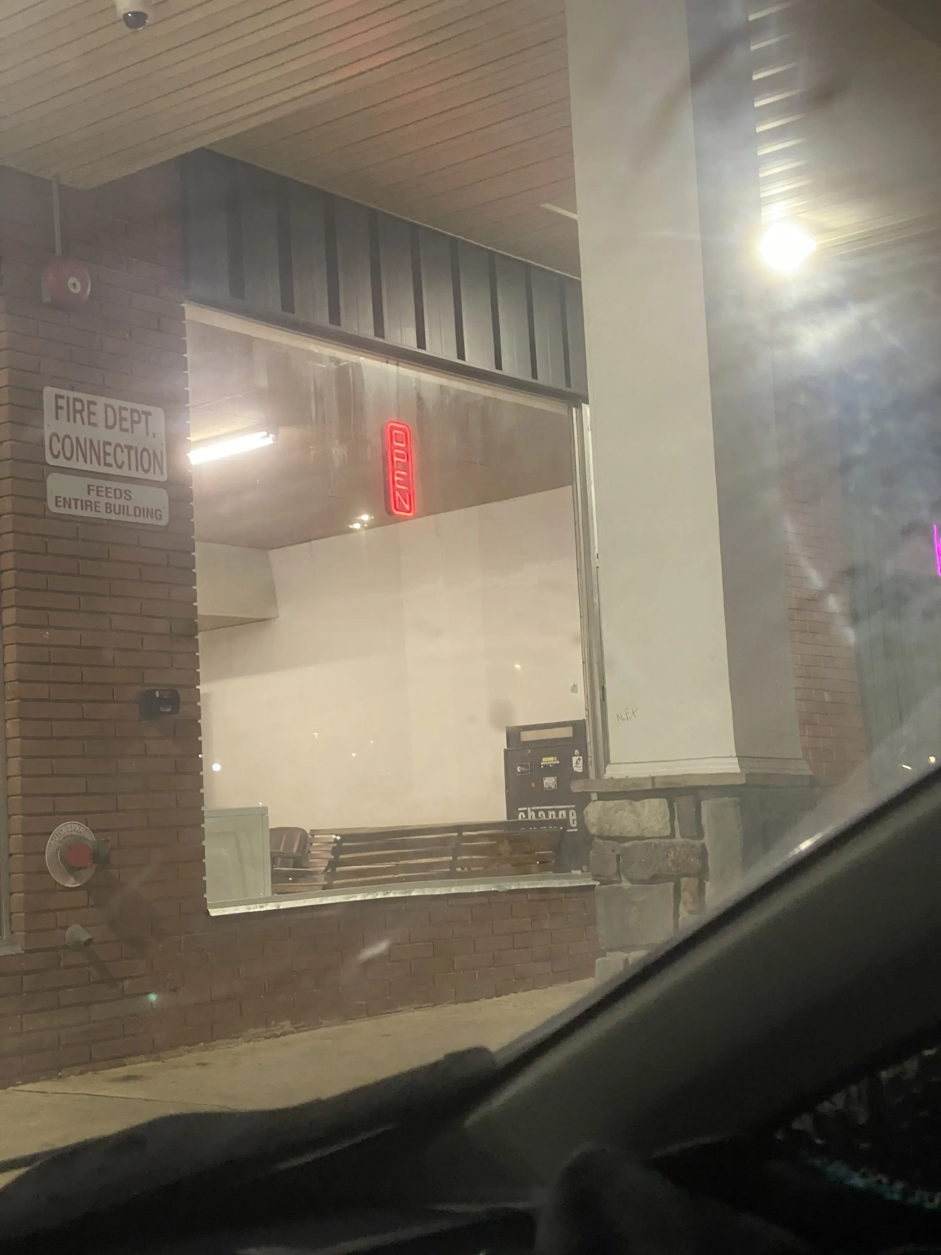 Surf N Suds Laundromat - Image 3
