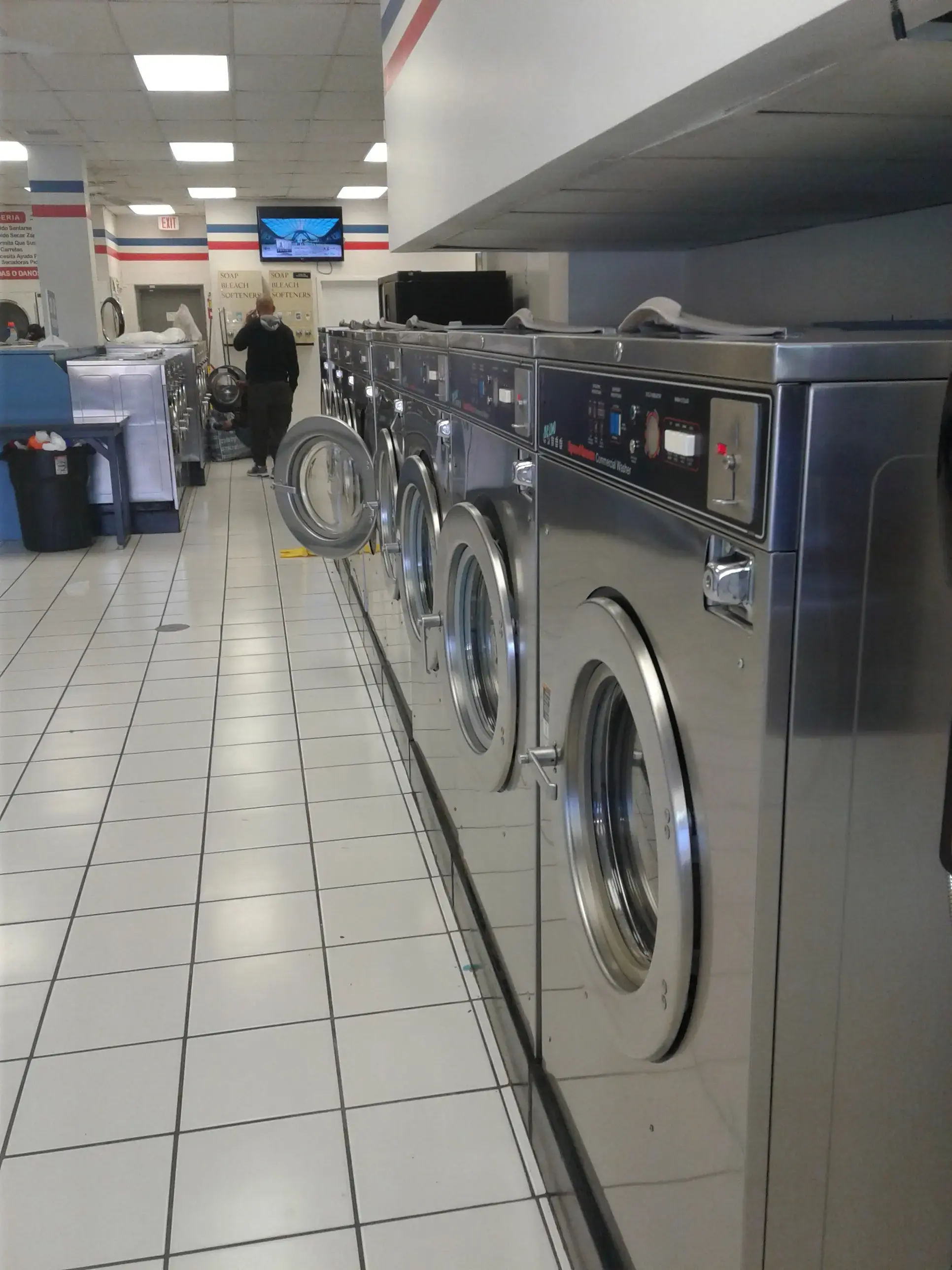 Surf 'N' Suds Laundromat location