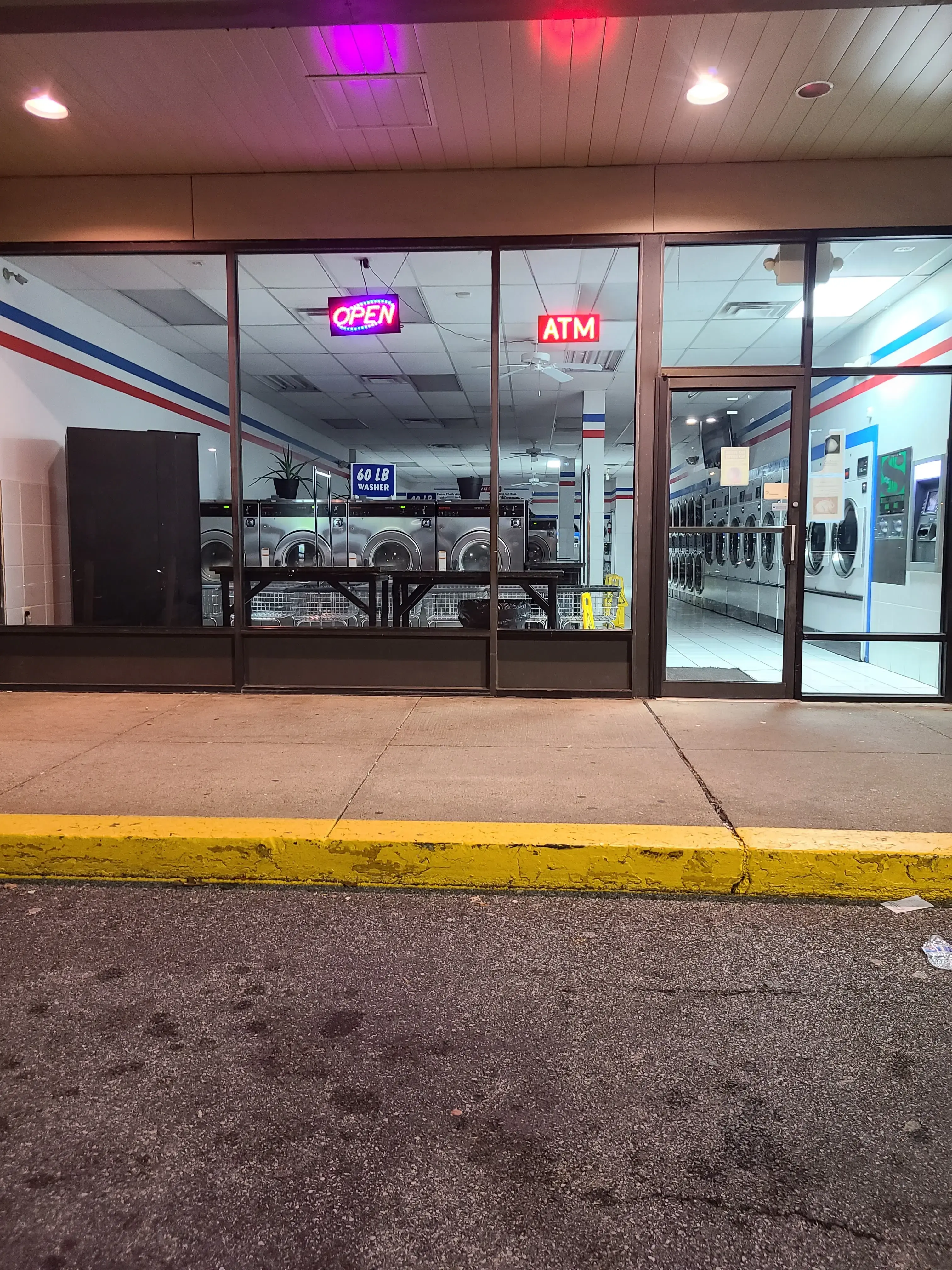 Surf 'N' Suds Laundromat thumbnail 2