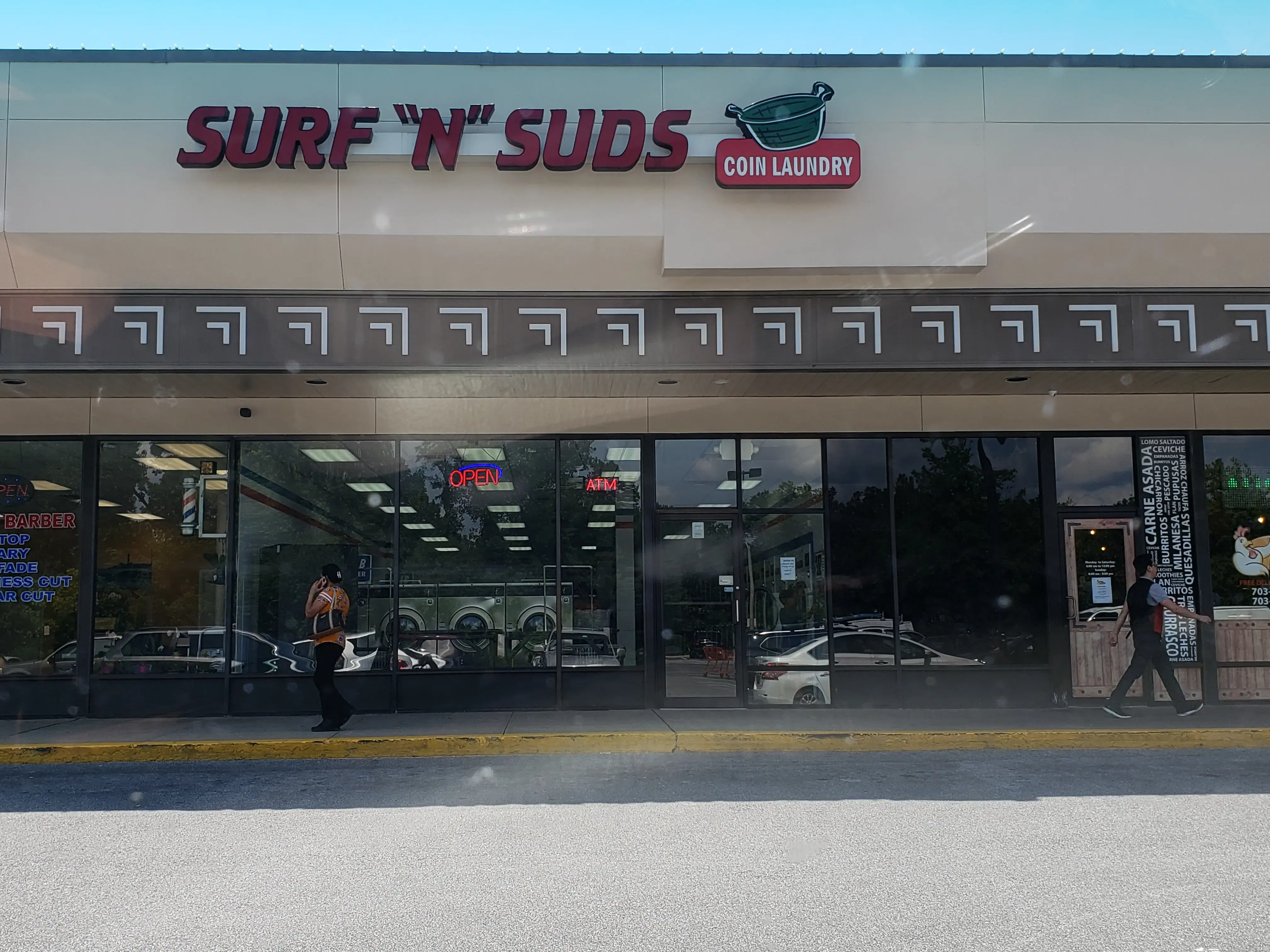 Surf 'N' Suds Laundromat - Image 5