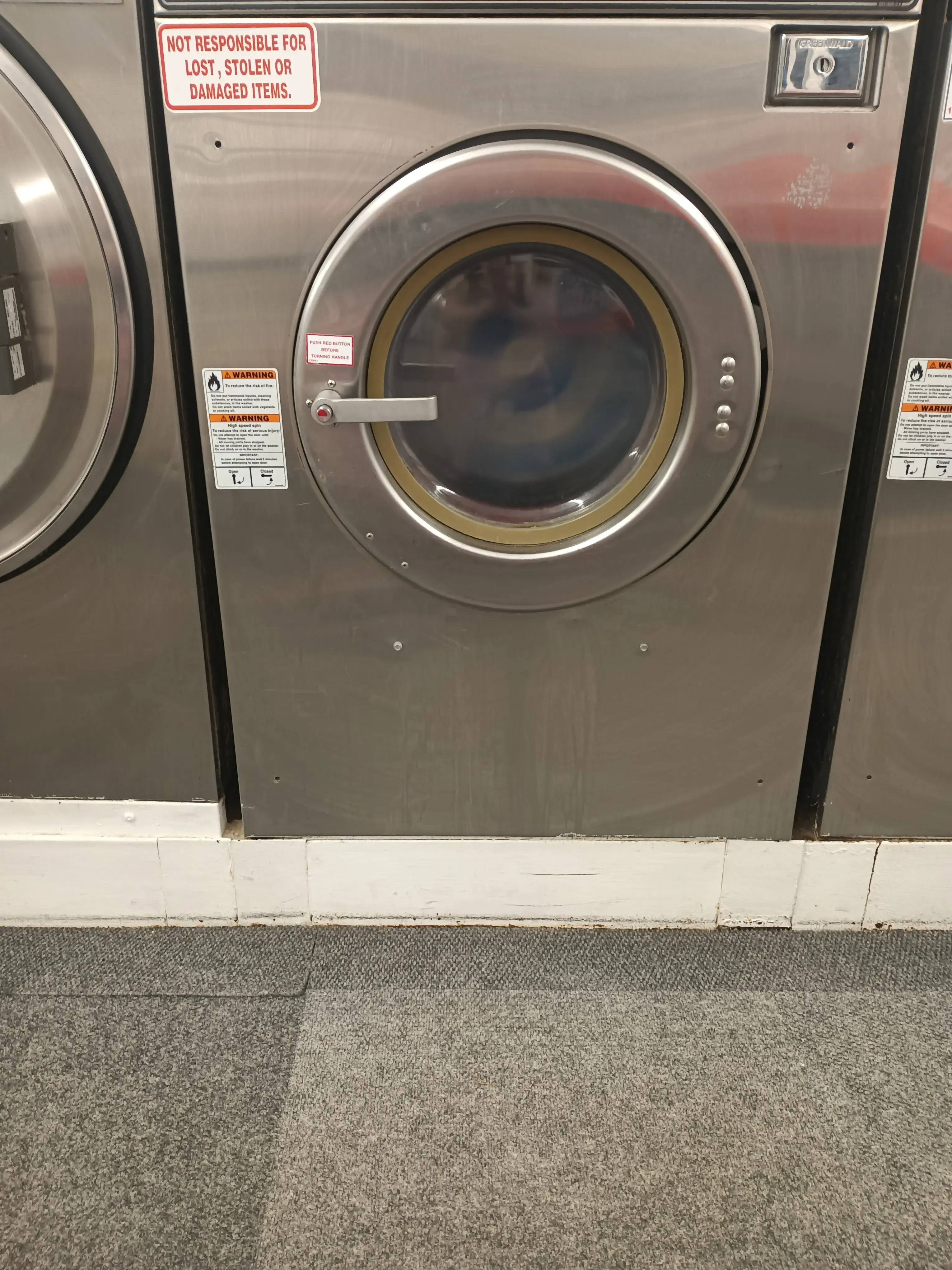 Surf's Up Laundromat - Image 7