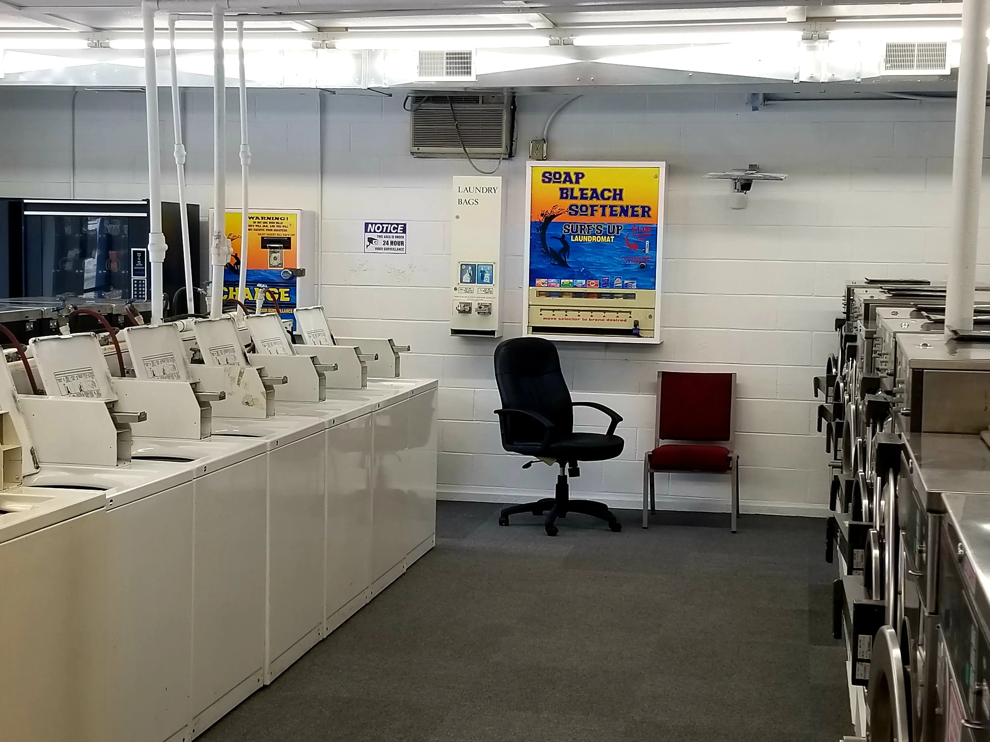 Surf's Up Laundromat thumbnail 4