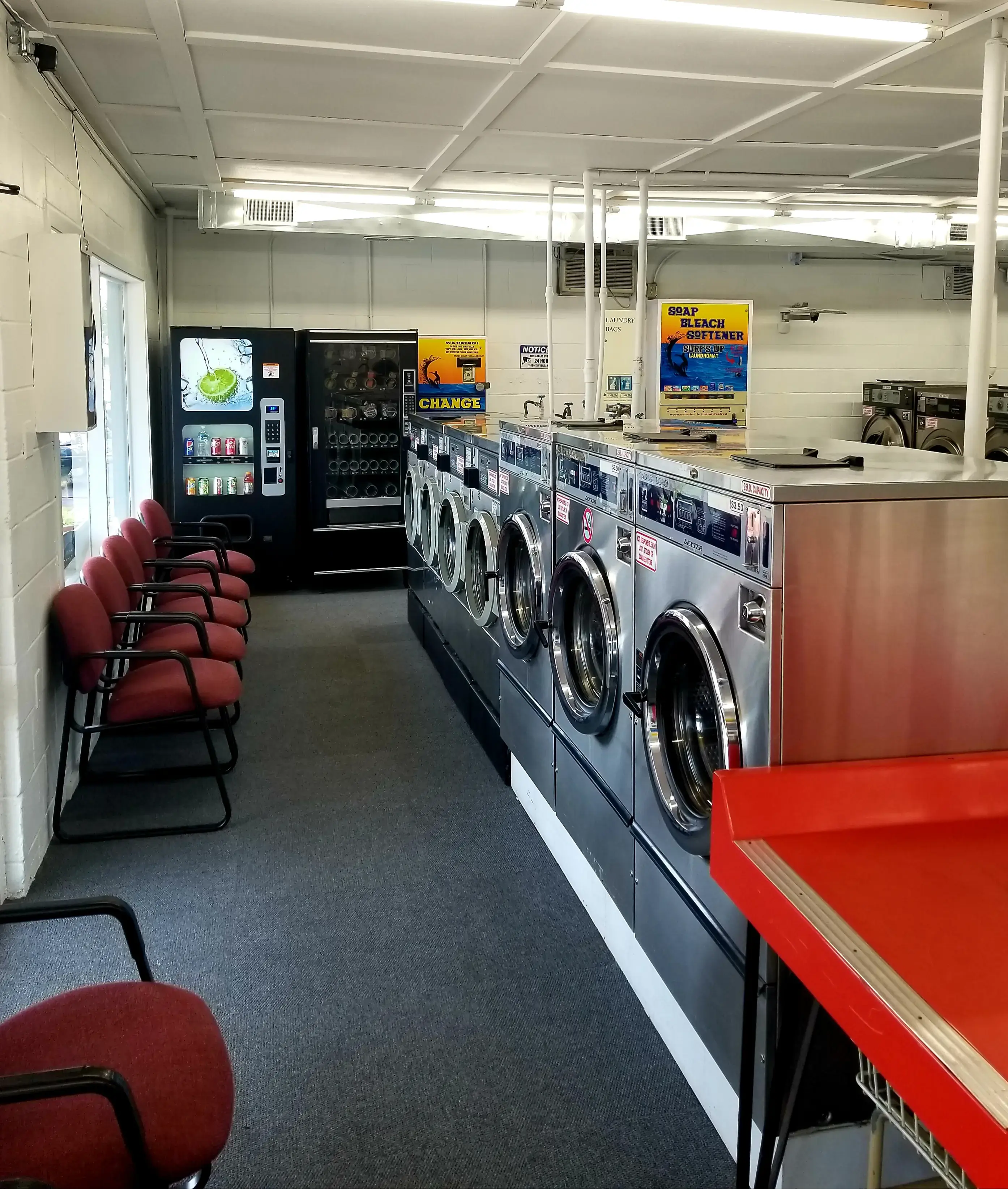 Surf's Up Laundromat - Image 15