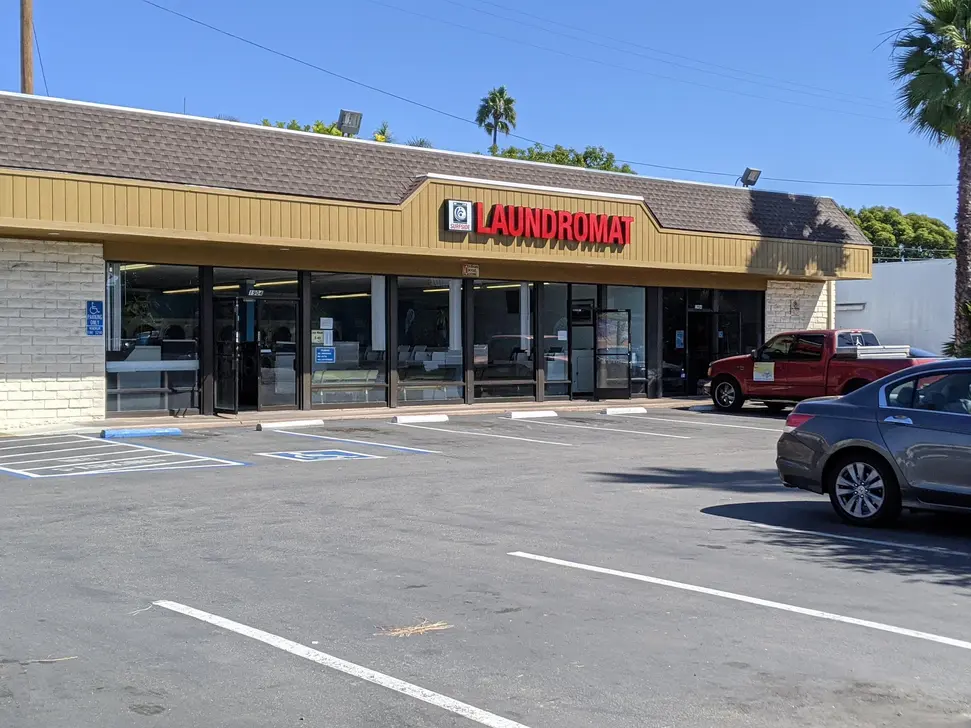 Surfside Laundromat - Image 2