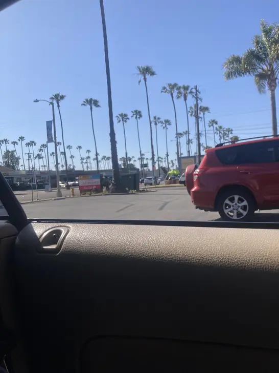 Surfside Laundromat thumbnail 8