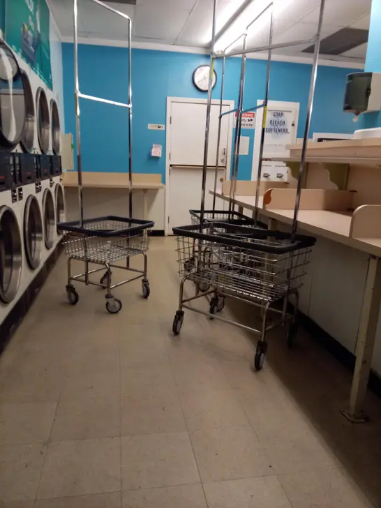 Surfside Laundromat - Image 12
