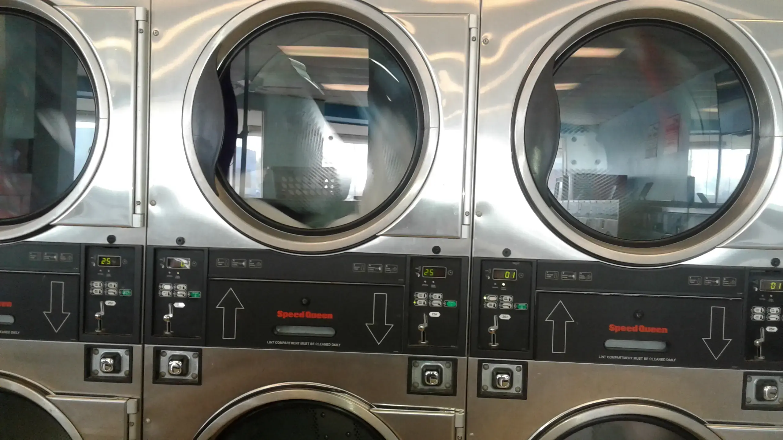 Surfside Laundromat thumbnail 6