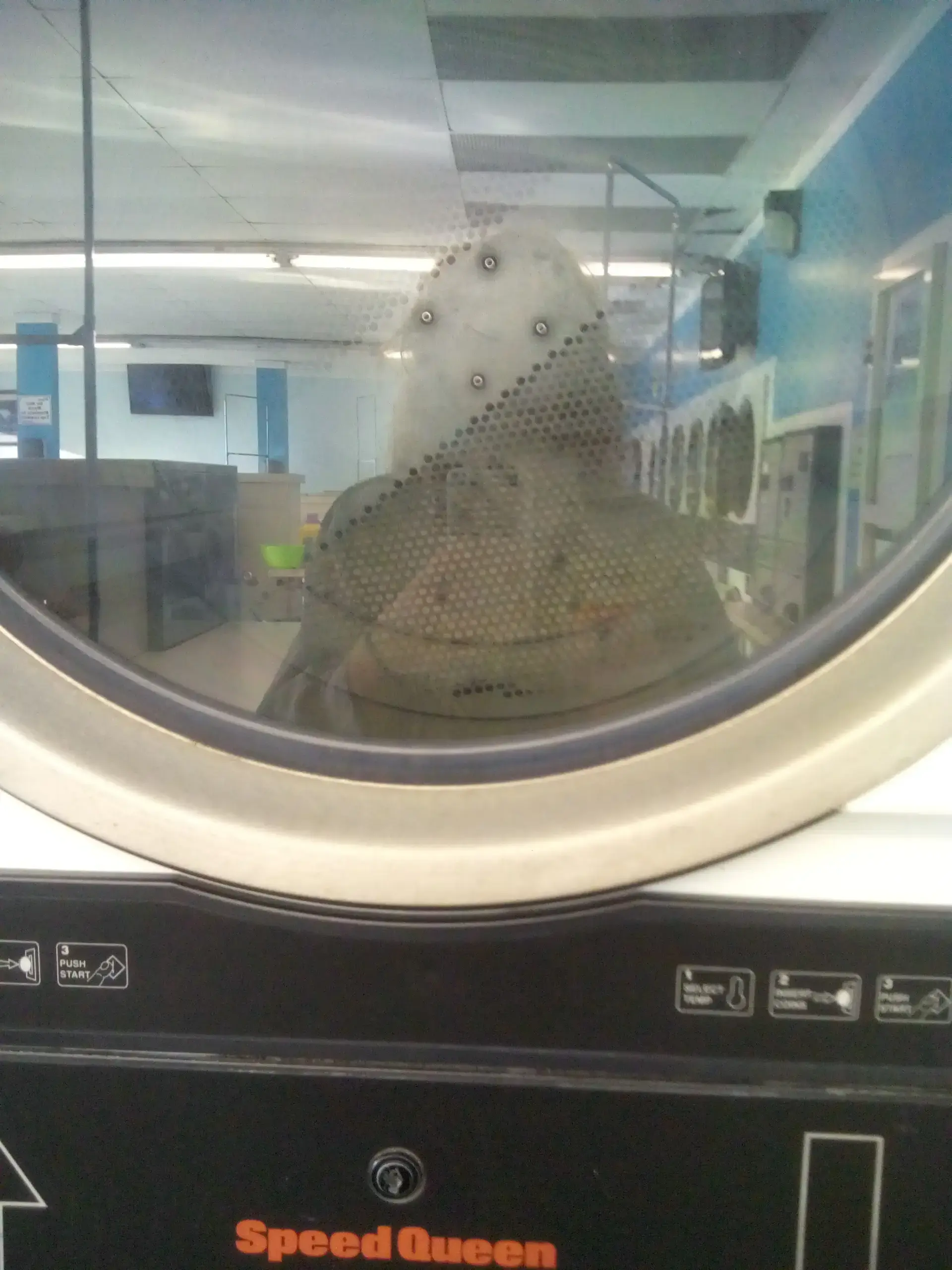 Surfside Laundromat - Image 17