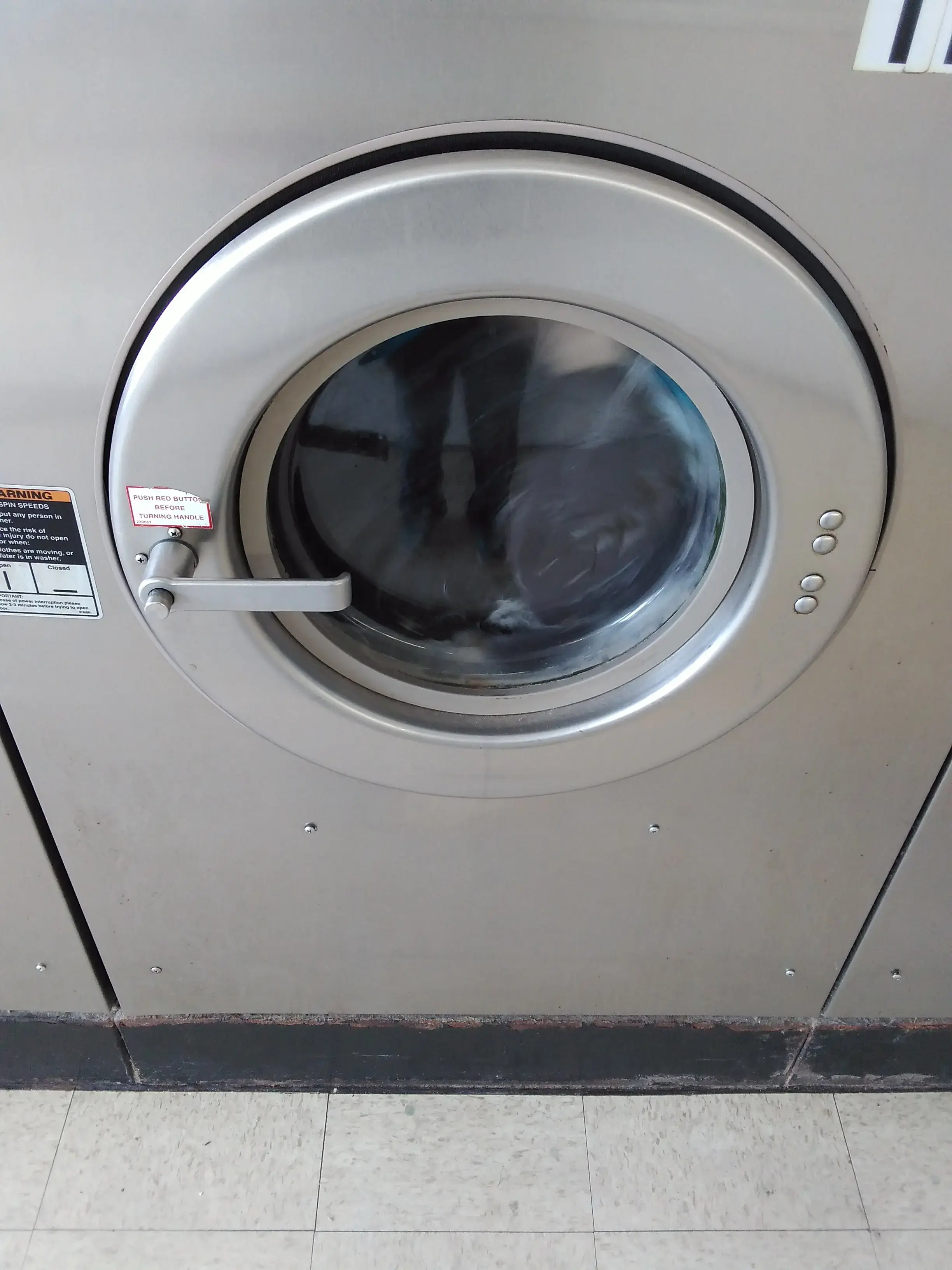 Surfside Laundromat thumbnail 4
