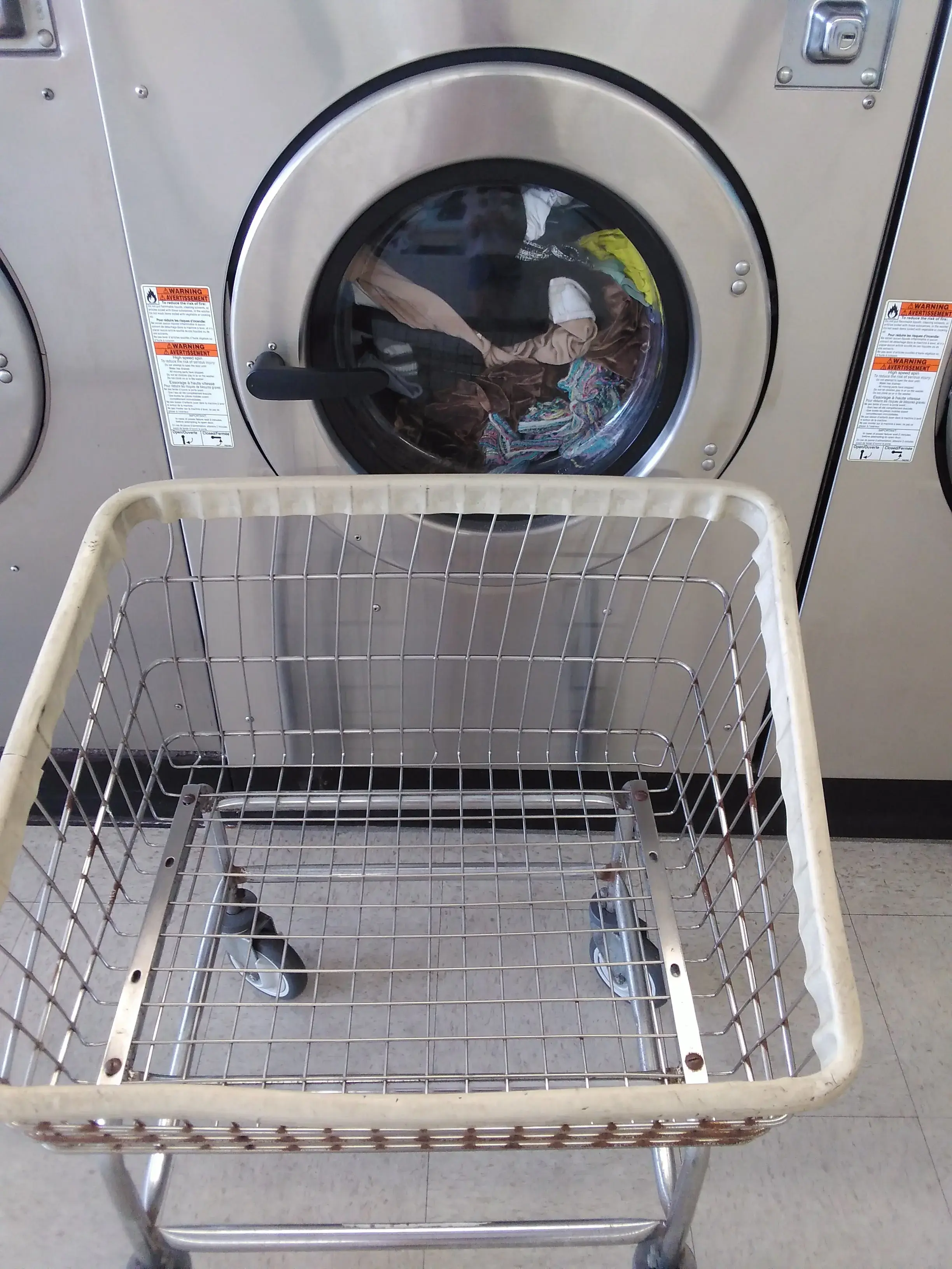 Surfside Laundromat - Image 9
