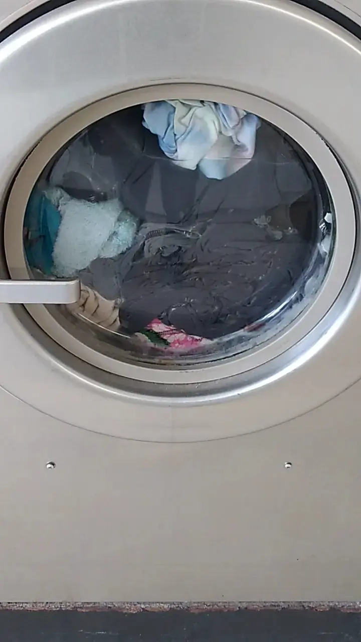 Surfside Laundromat - Image 16