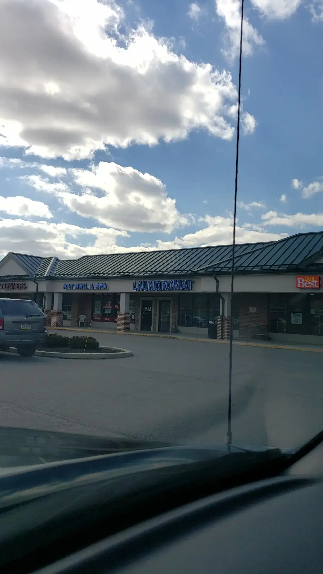 Suzi Sudz LLC Spring Grove Laundromat thumbnail 2