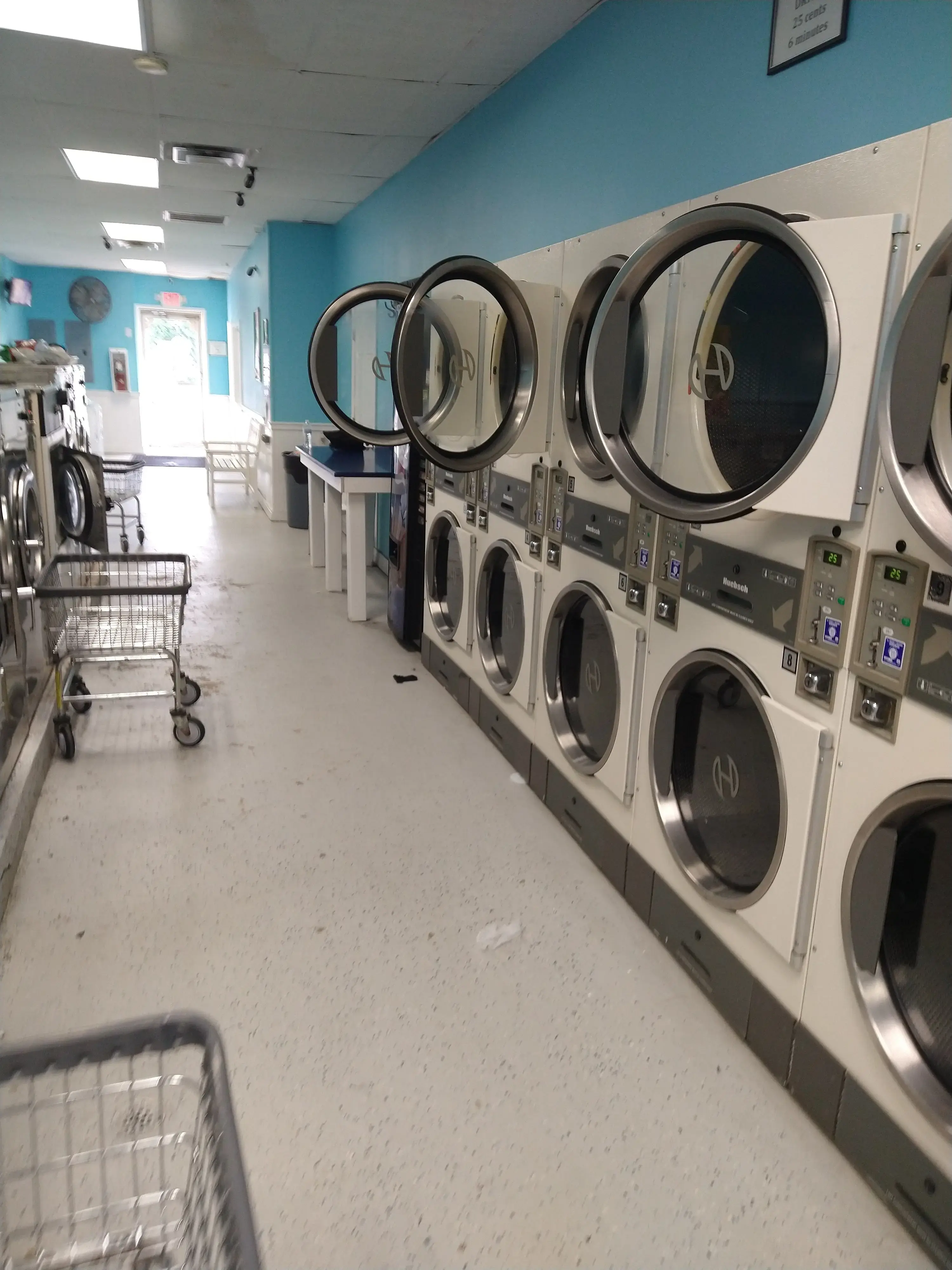 Suzie Clean Laundromat - Image 12