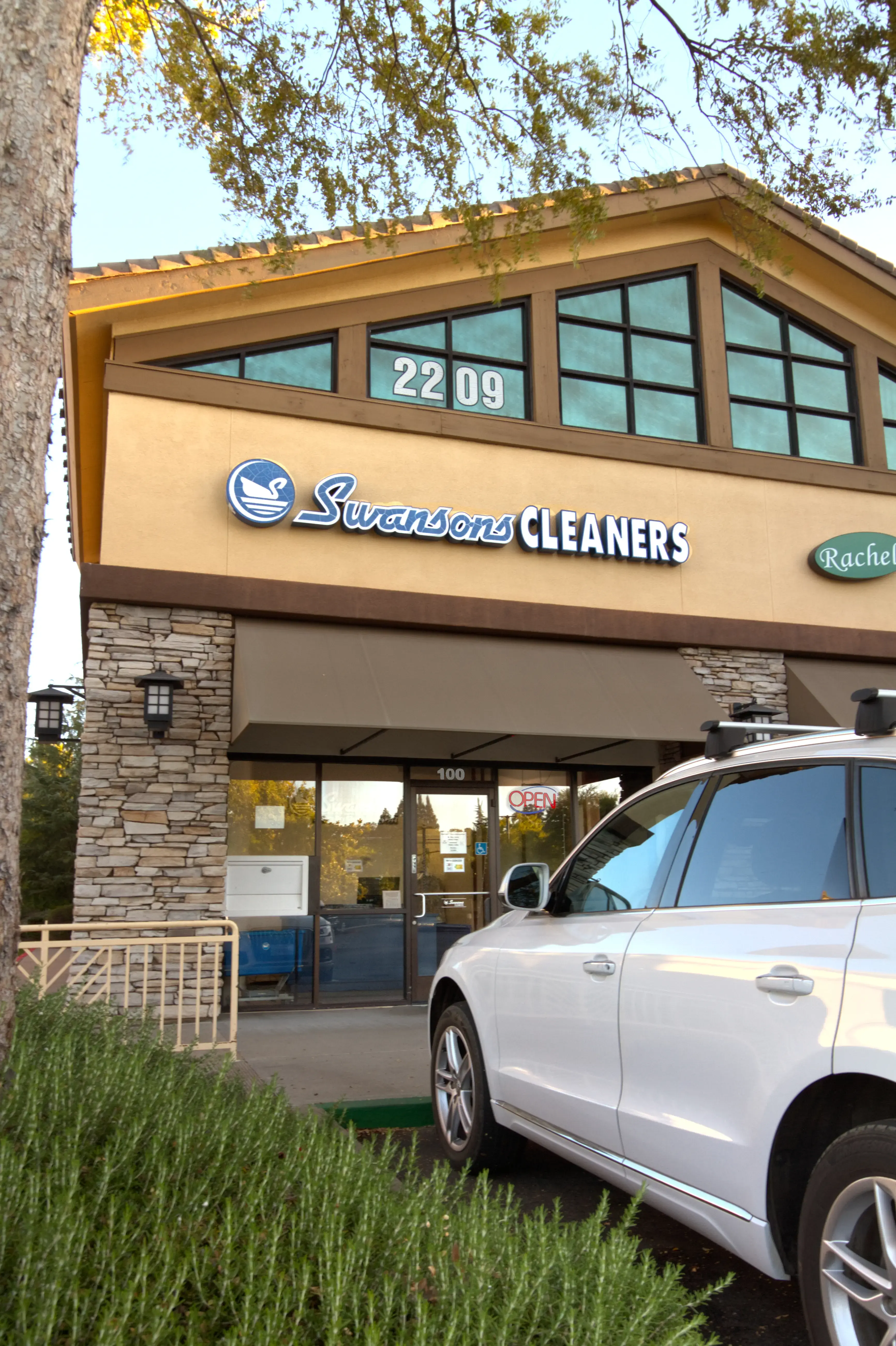 Swansons Cleaners thumbnail 14