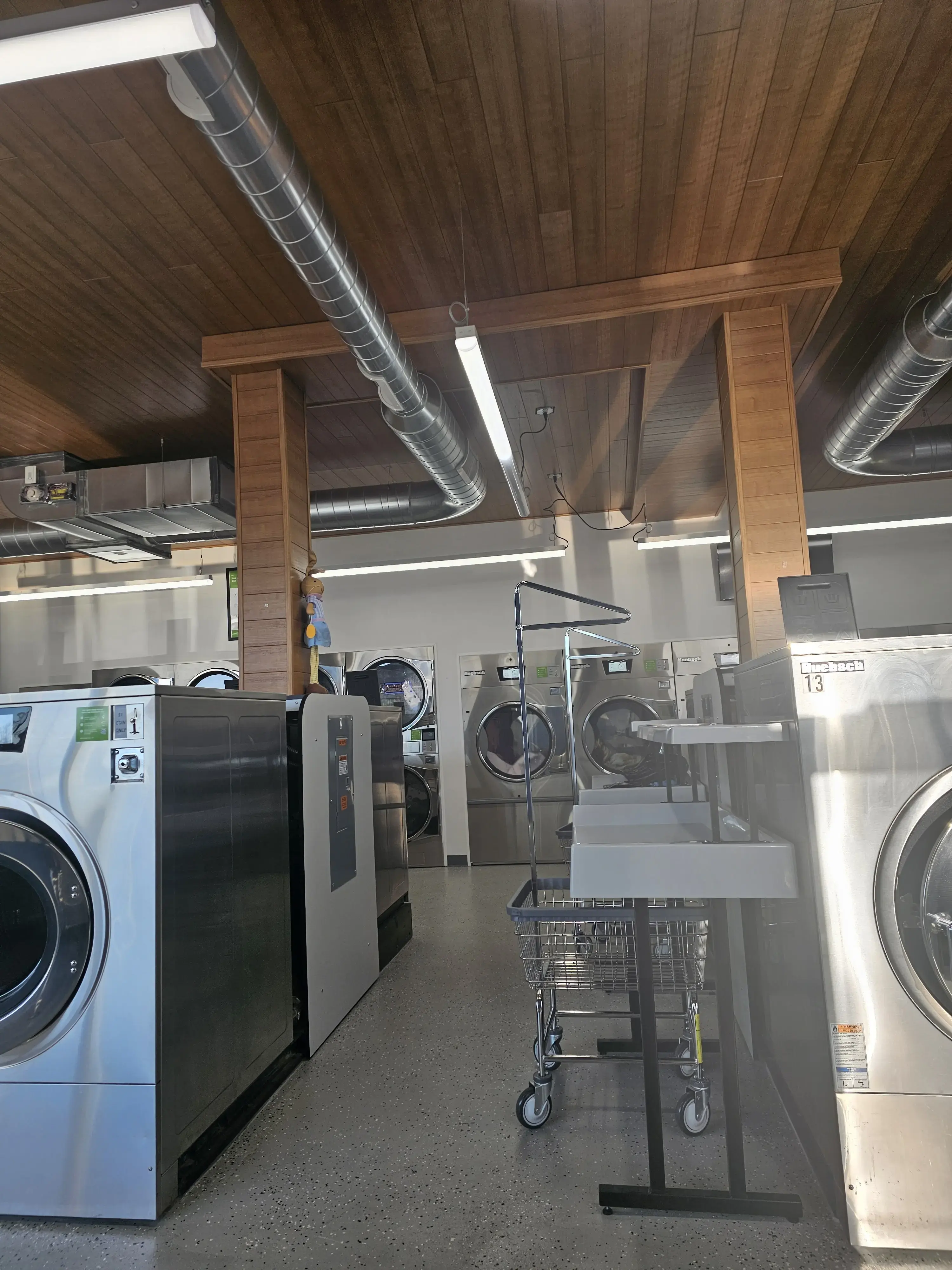 Swartz Laundromat - Image 9