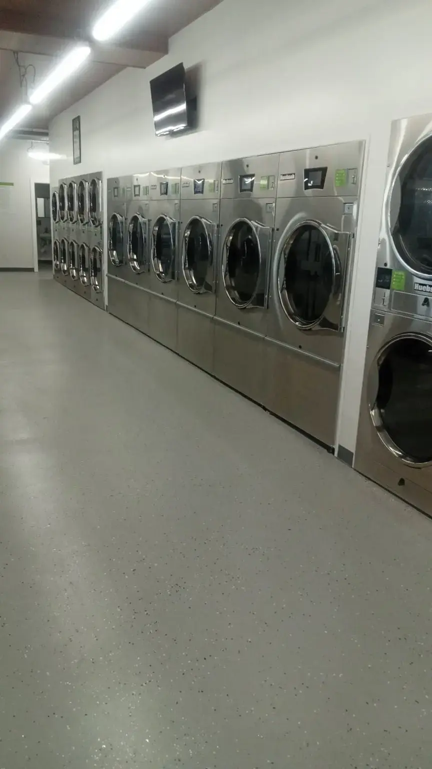 Swartz Laundromat thumbnail 8