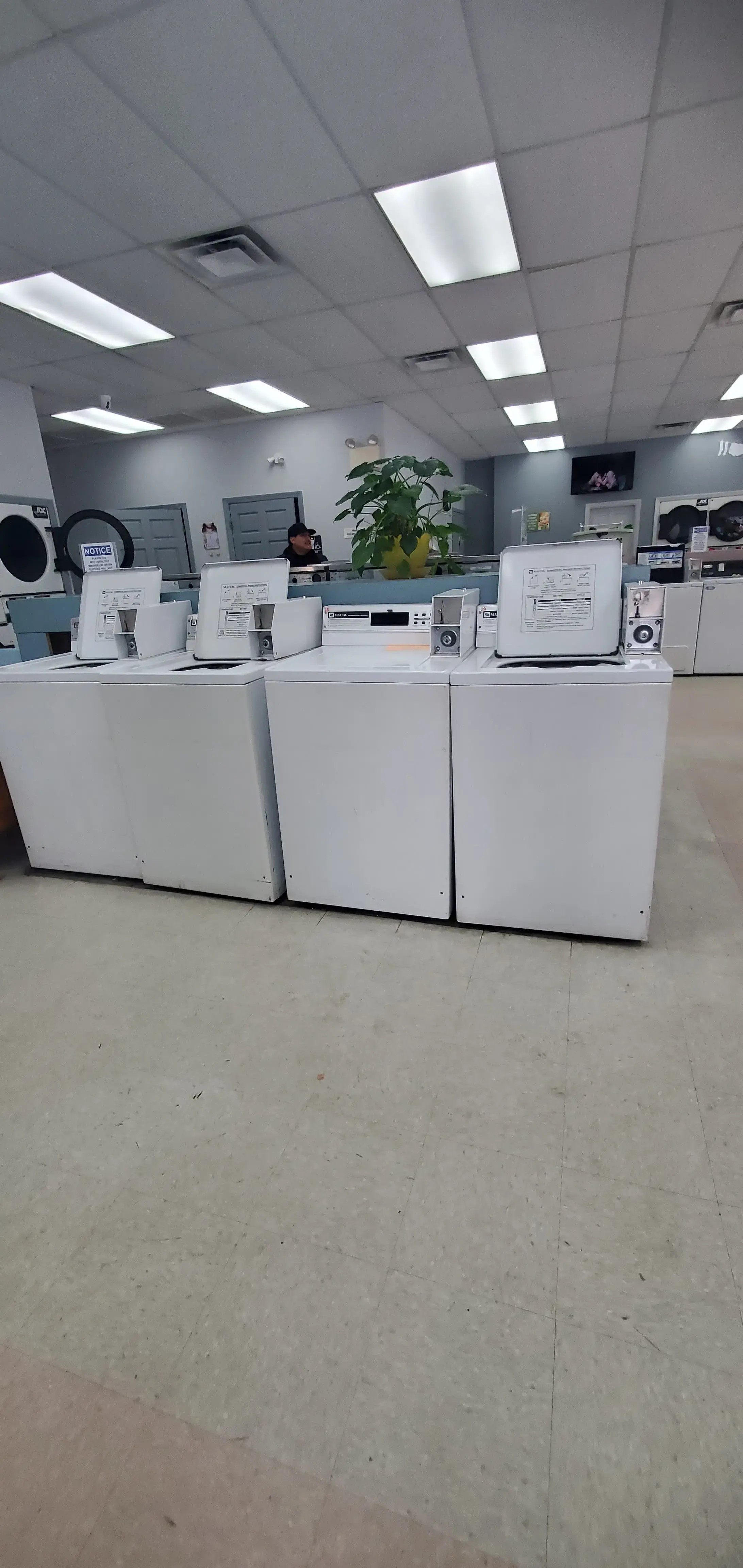Swenning Laundromat - Image 14