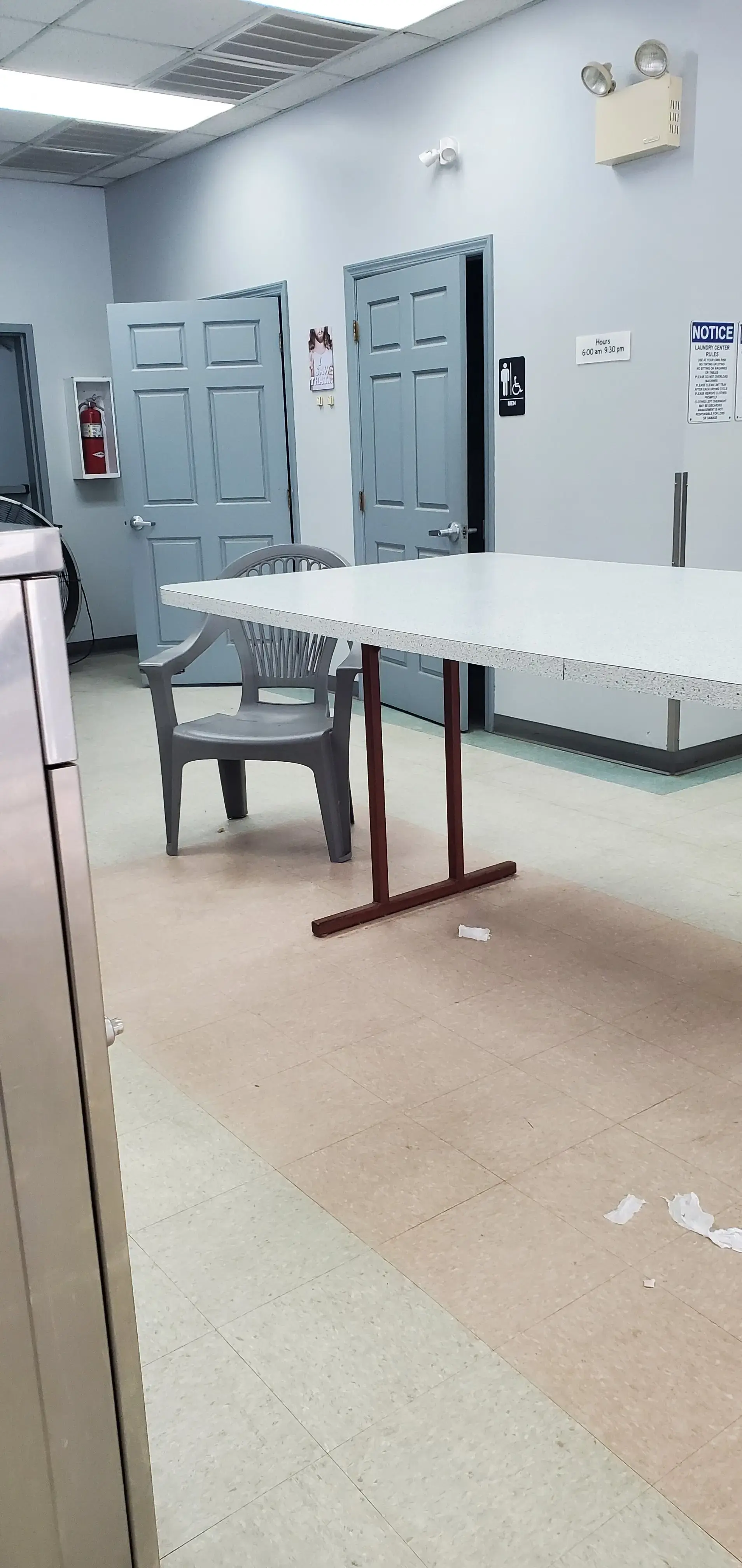 Swenning Laundromat - Image 12