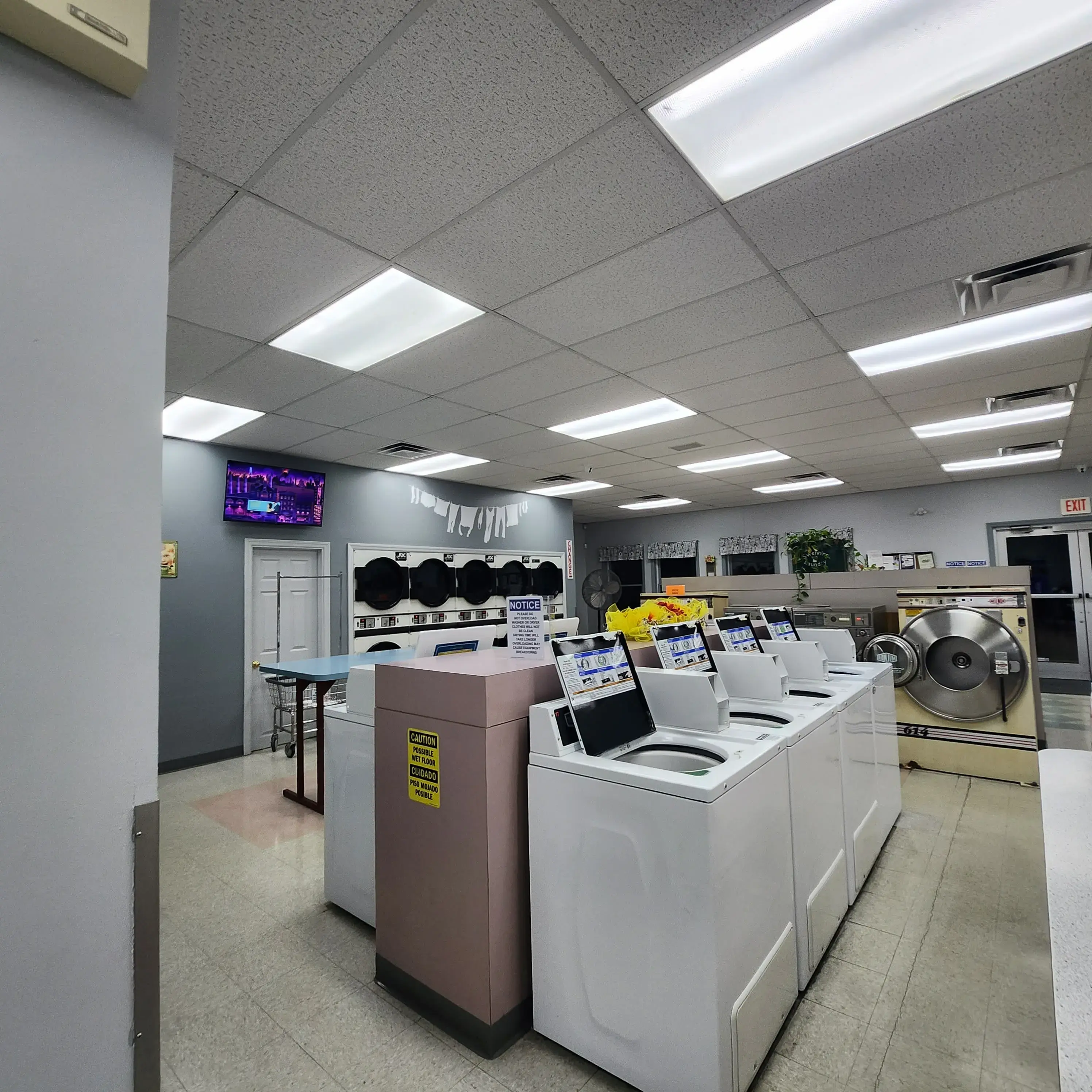 Swenning Laundromat - Image 18