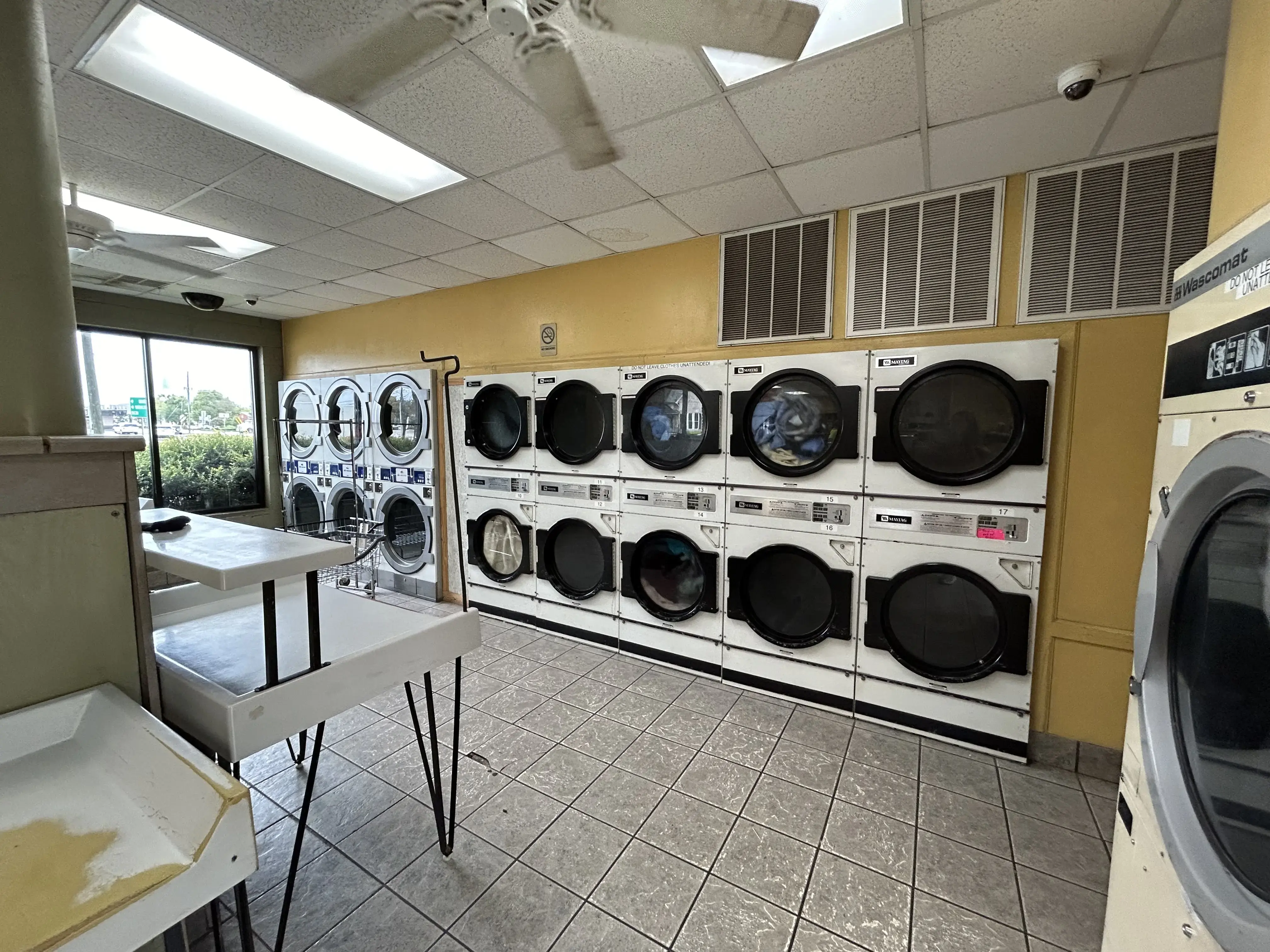 Swift Street Laundry & Auto Spa - Image 11