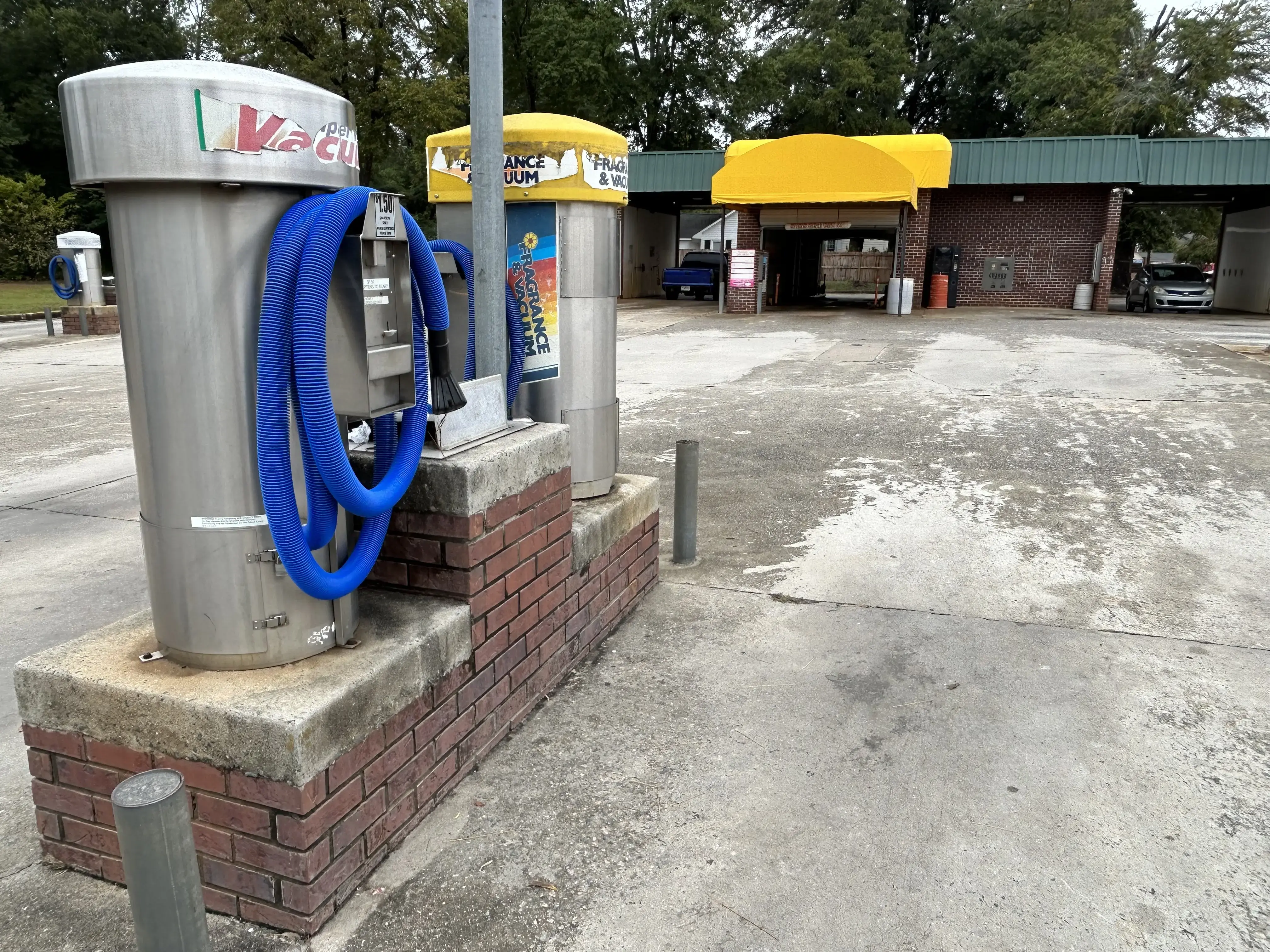 Swift Street Laundry & Auto Spa thumbnail 9