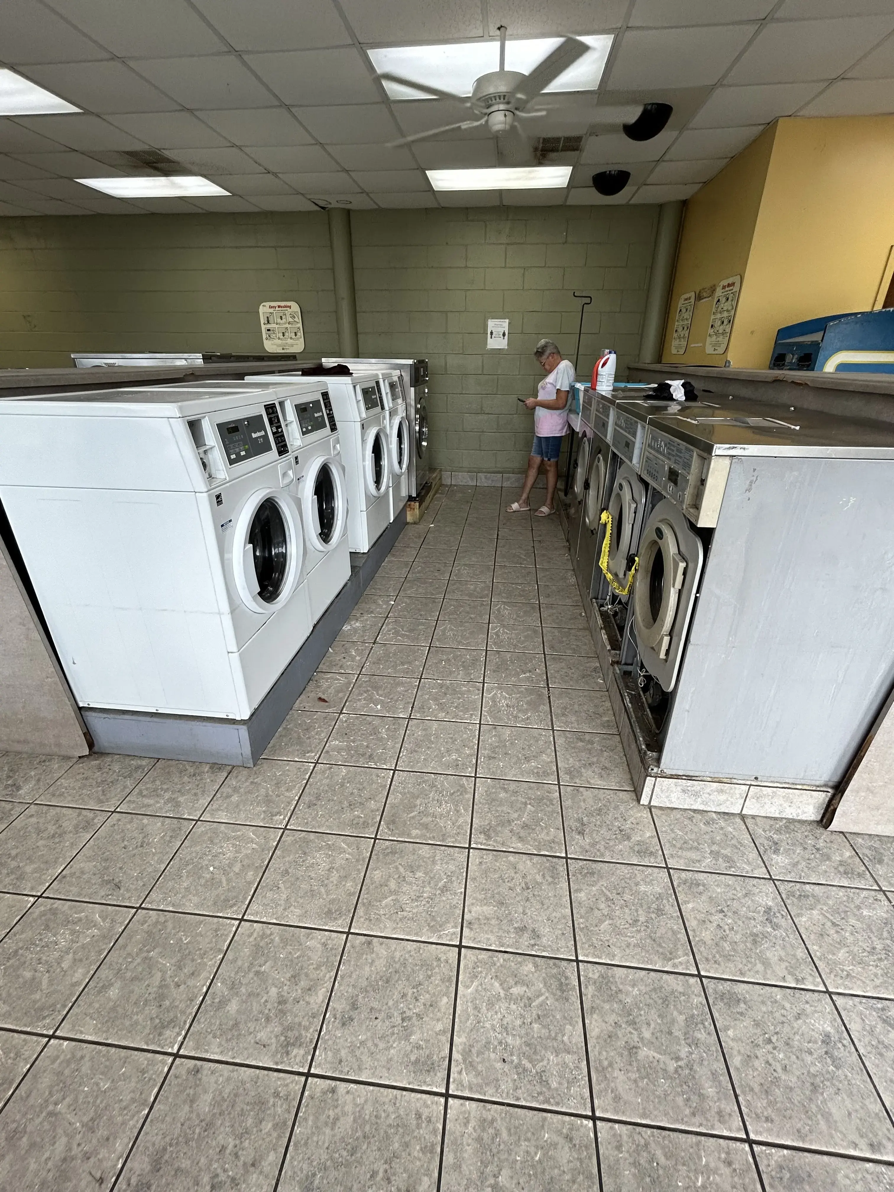 Swift Street Laundry & Auto Spa - Image 8