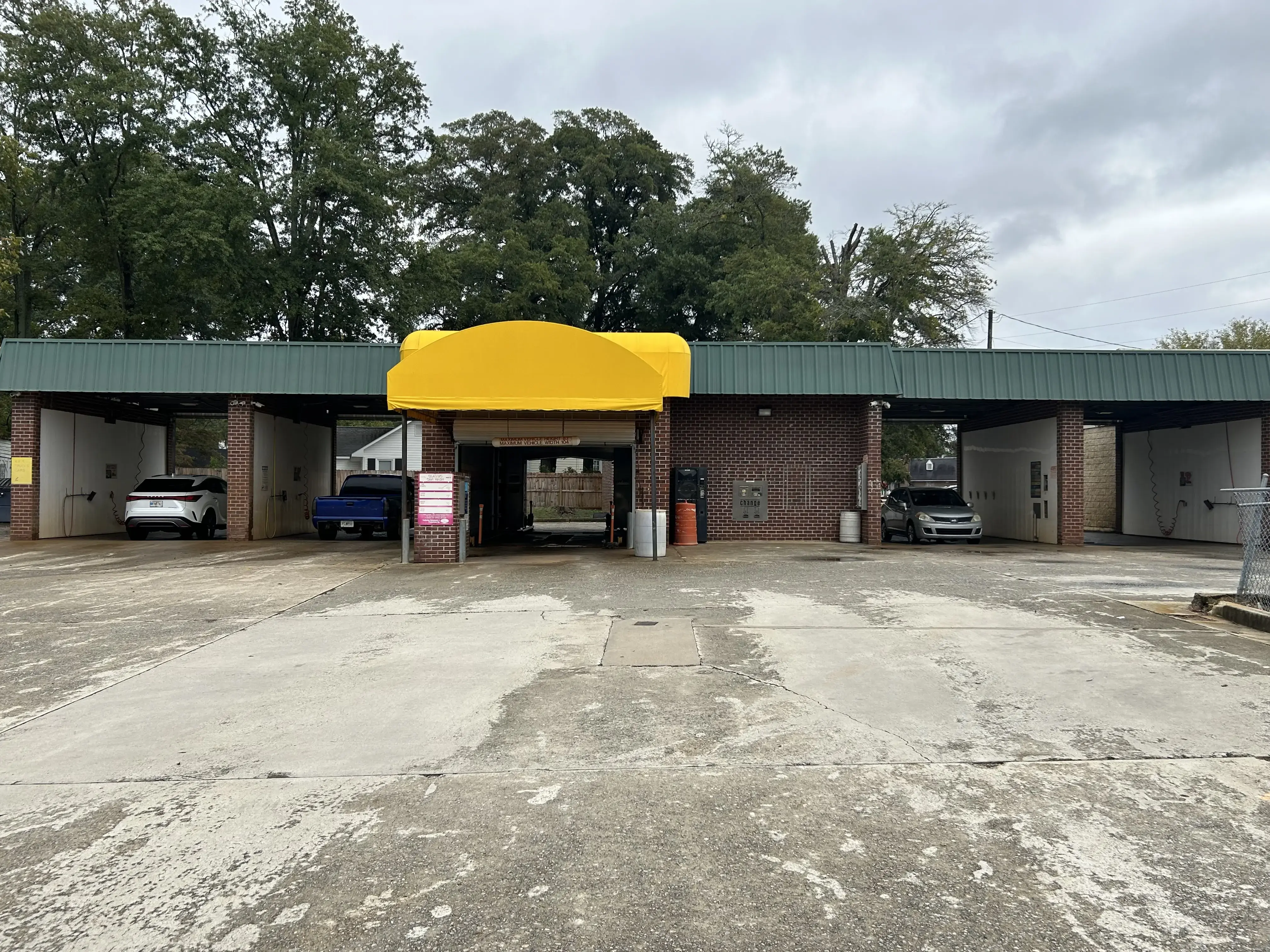 Swift Street Laundry & Auto Spa thumbnail 2