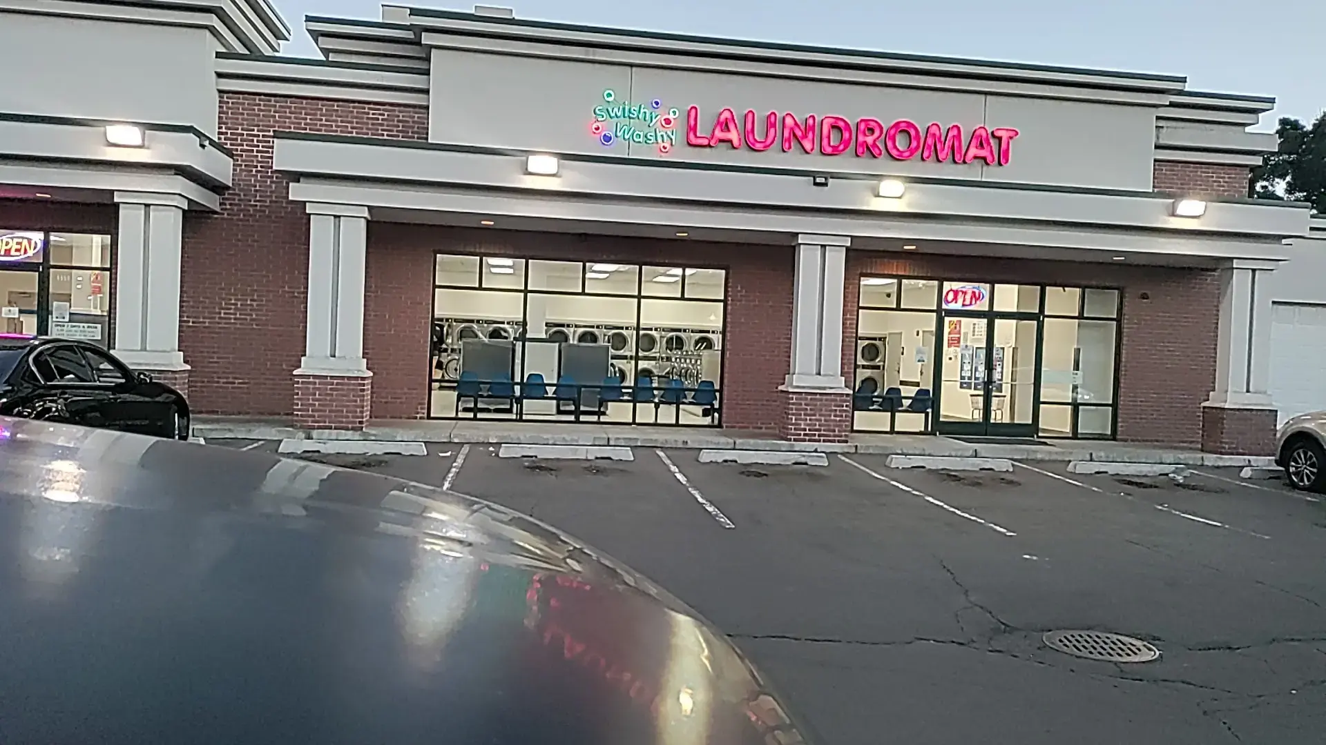 Swishy Washy Laundromat 24/7 - Image 3