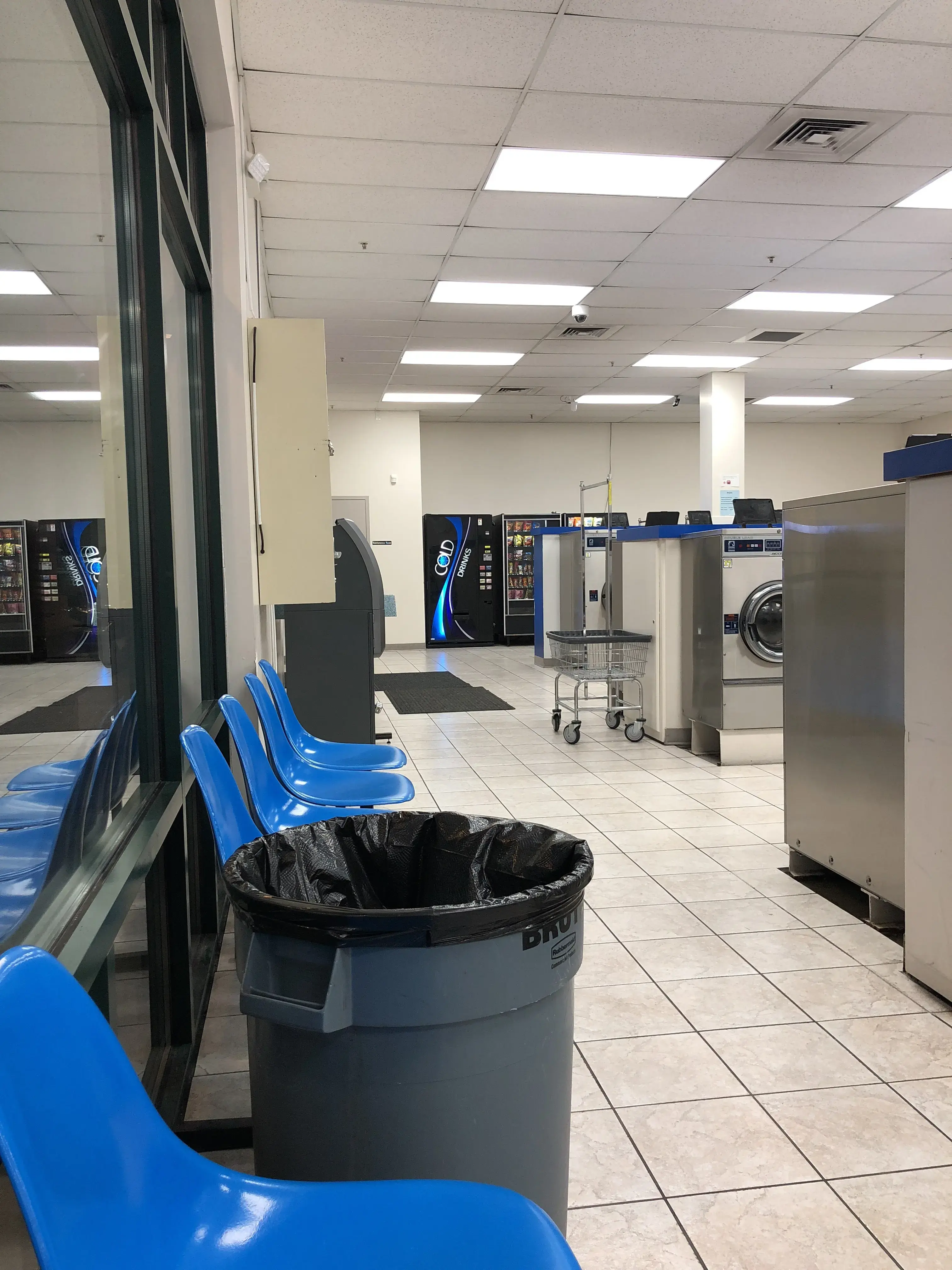 Swishy Washy Laundromat 24/7 - Image 18